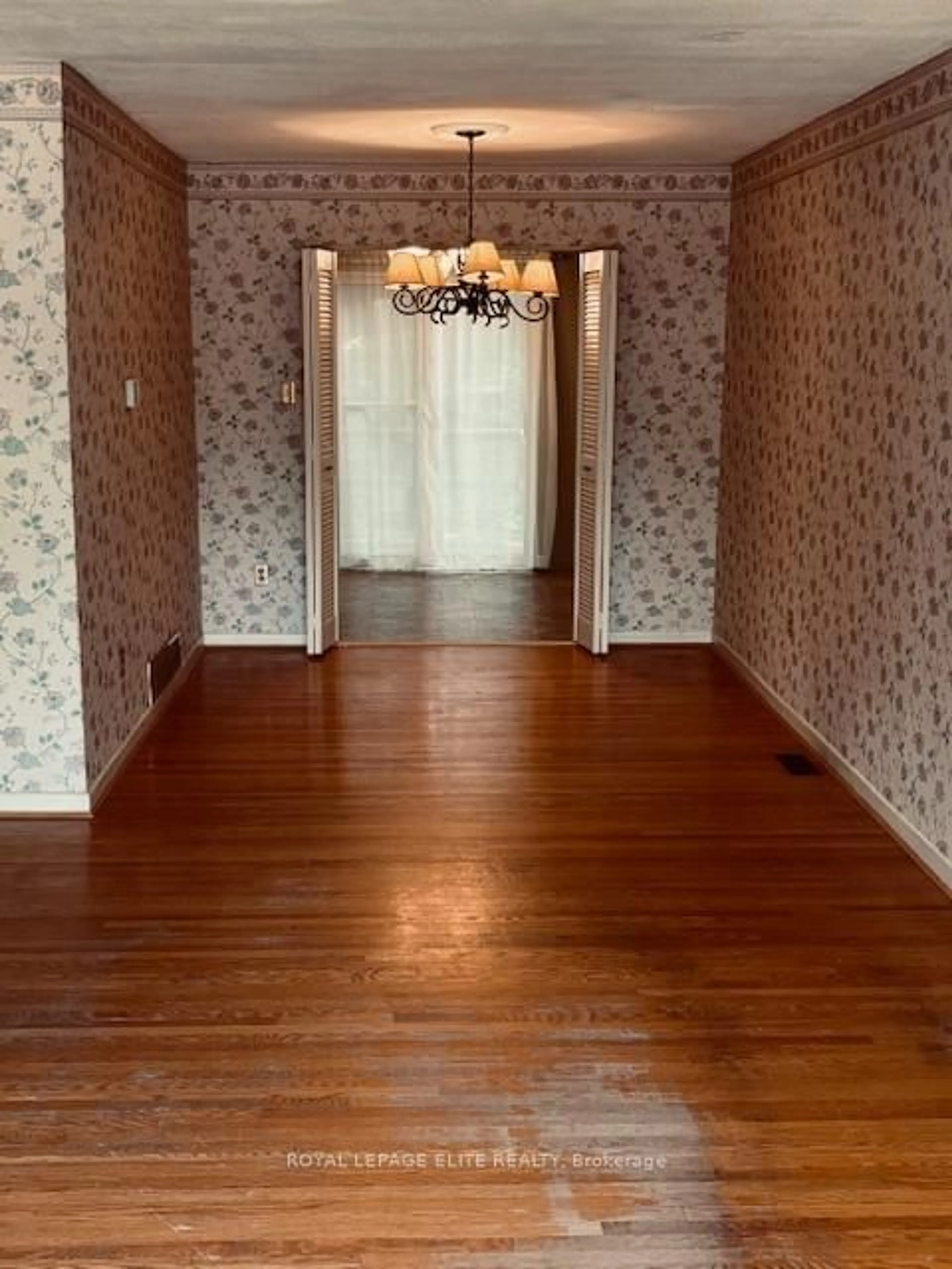 A pic of a room for 873 HOLLYHILL Crt, Mississauga Ontario L4Y 2E2