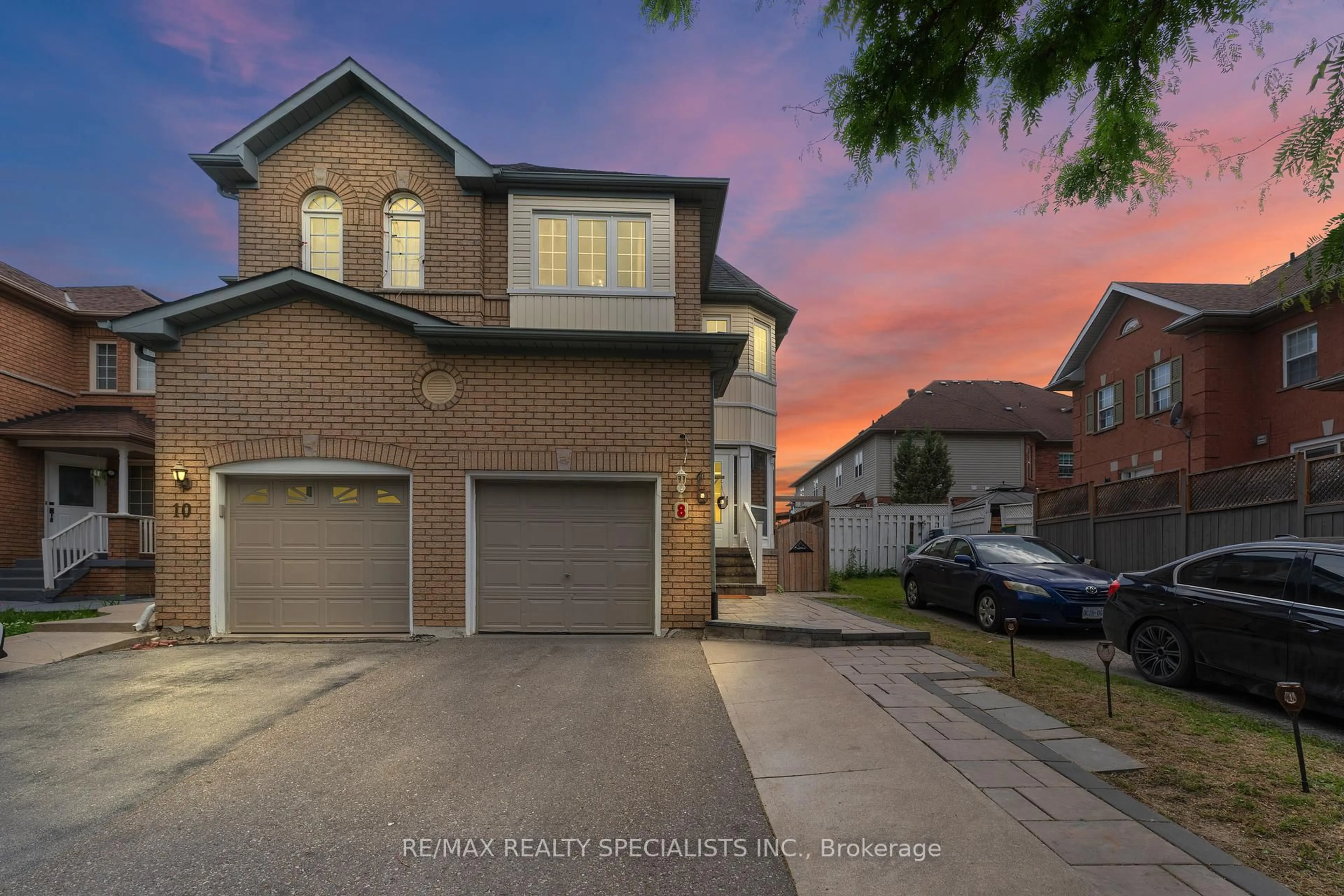 A pic from outside/outdoor area/front of a property/back of a property/a pic from drone, street for 8 Coachwhip Rd, Brampton Ontario L6R 1X7