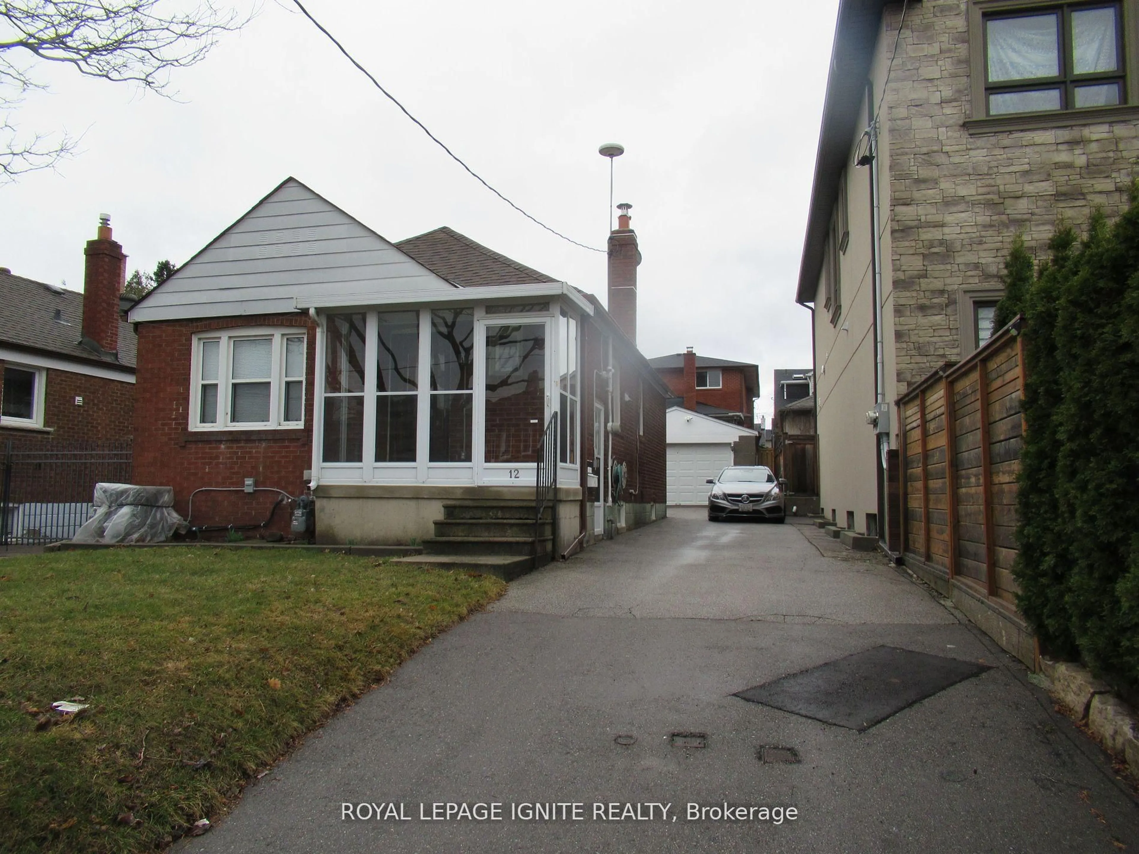 Unknown for 12 Stephen Dr, Toronto Ontario M8Y 3M5