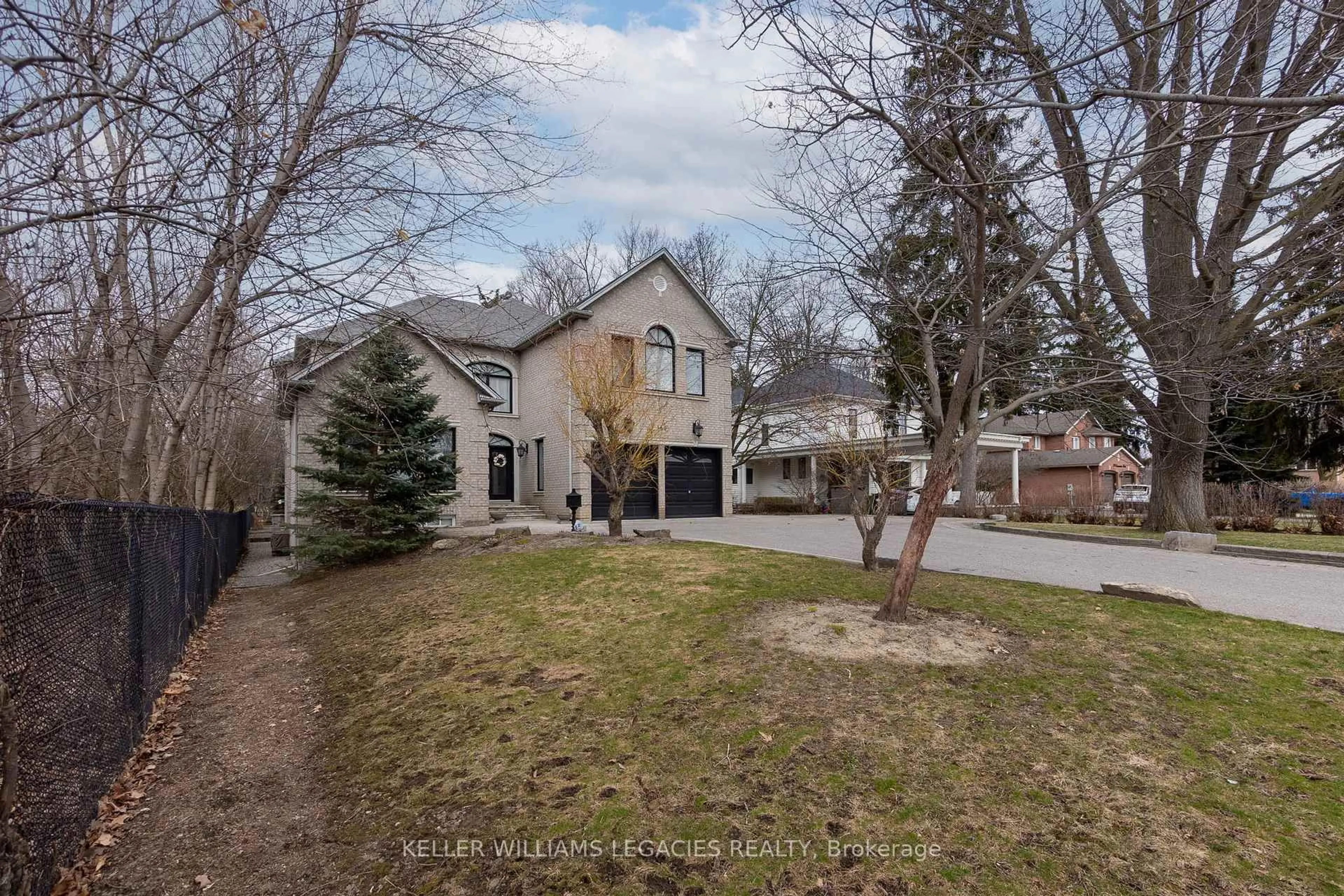 A pic from outside/outdoor area/front of a property/back of a property/a pic from drone, street for 360 Conservation Dr, Brampton Ontario L6Z 0B9