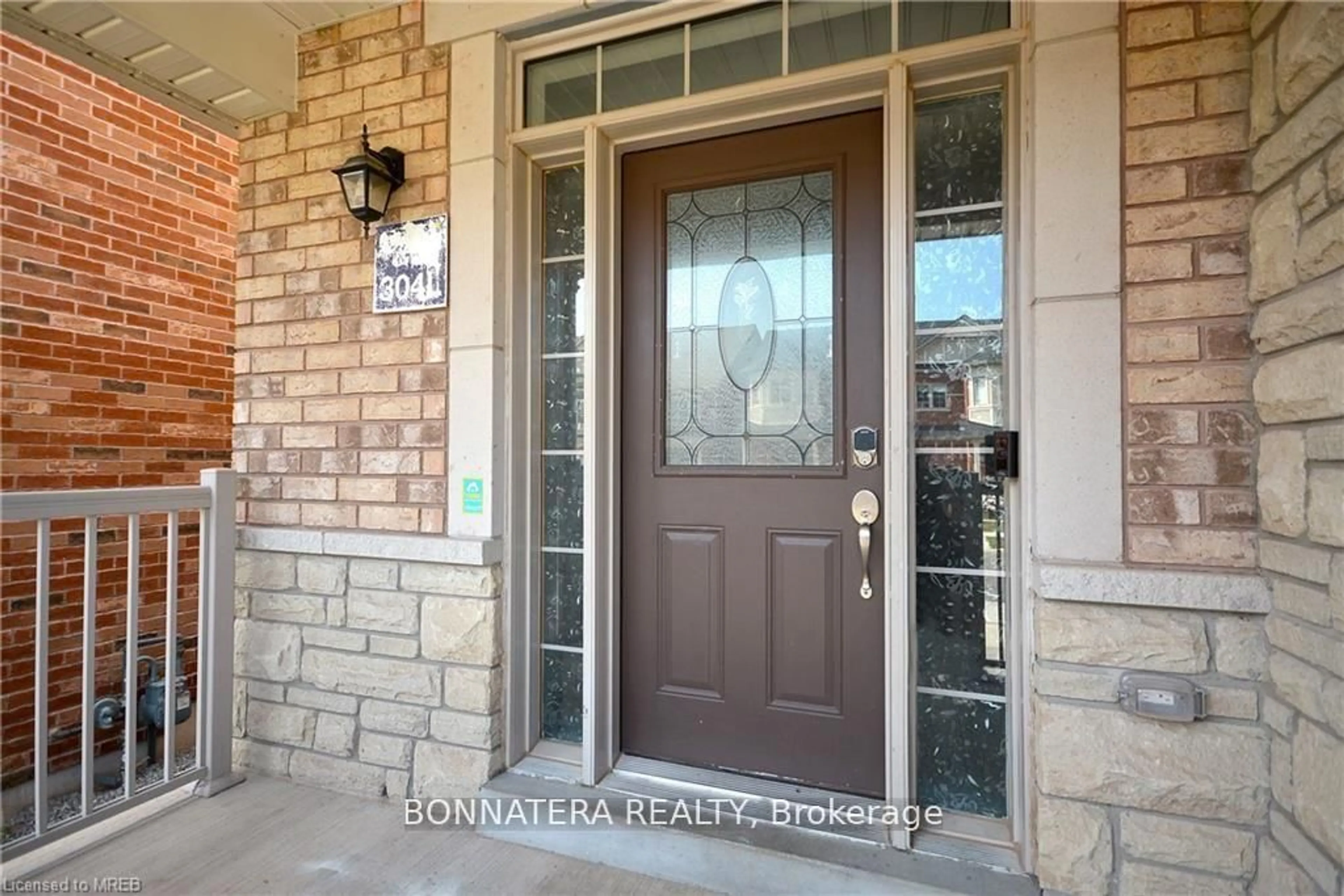 Indoor entryway for 469 George Ryan Ave, Oakville Ontario L6H 0S4