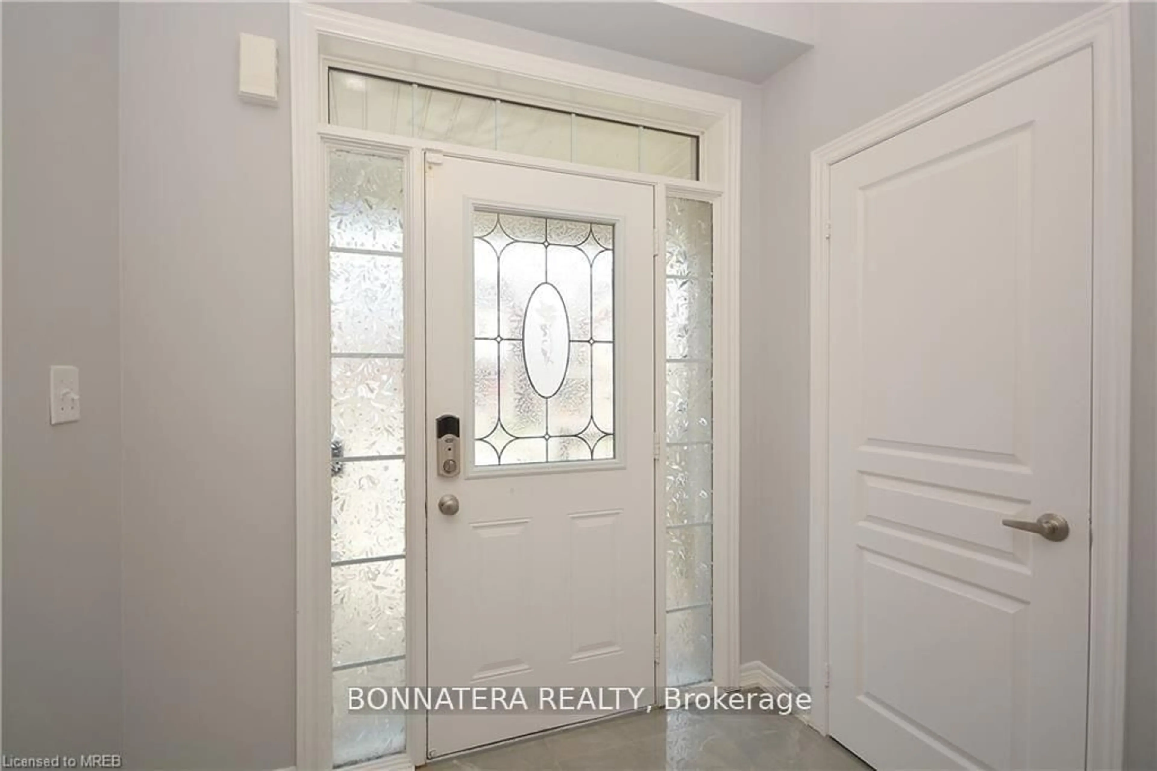 Indoor entryway for 469 George Ryan Ave, Oakville Ontario L6H 0S4