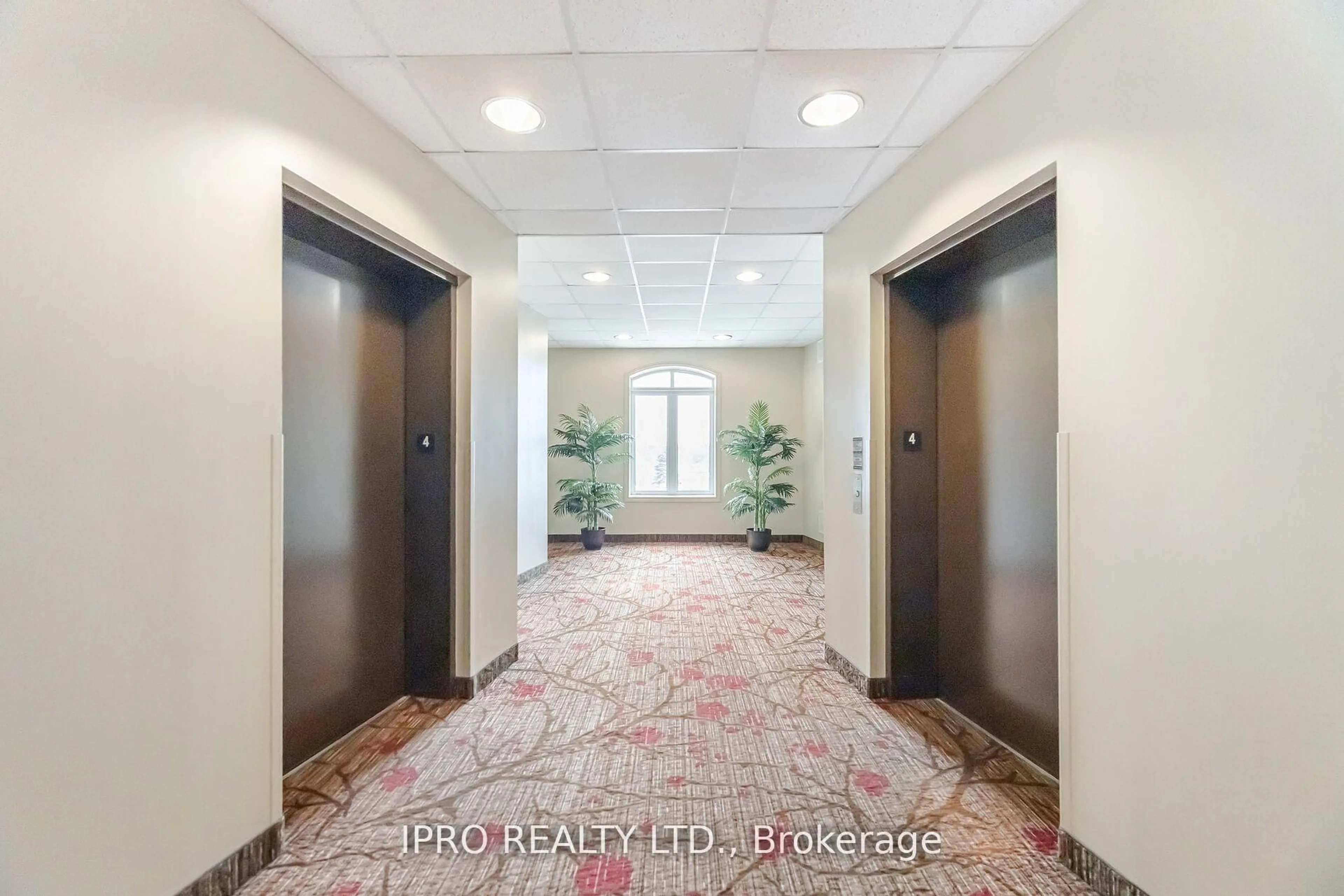 Indoor foyer for 443 Centennial Forest Dr #PH 408, Milton Ontario L9T 6A1