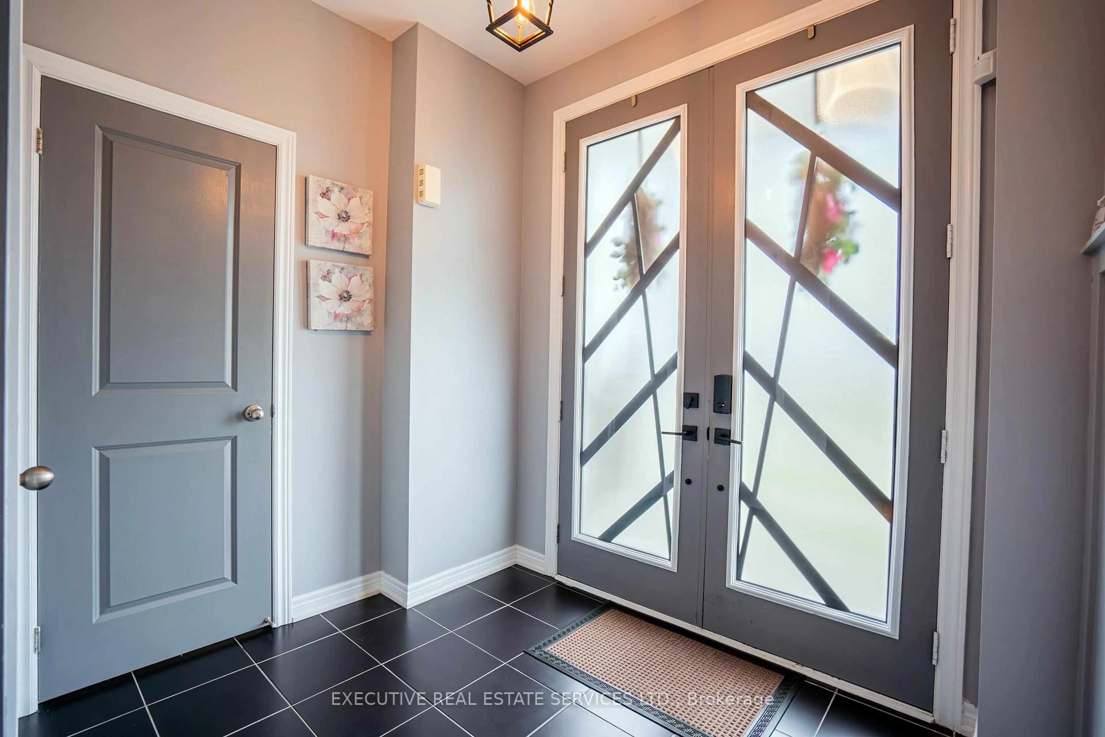 Indoor entryway for 255 Buick Blvd, Brampton Ontario L7A 4M7