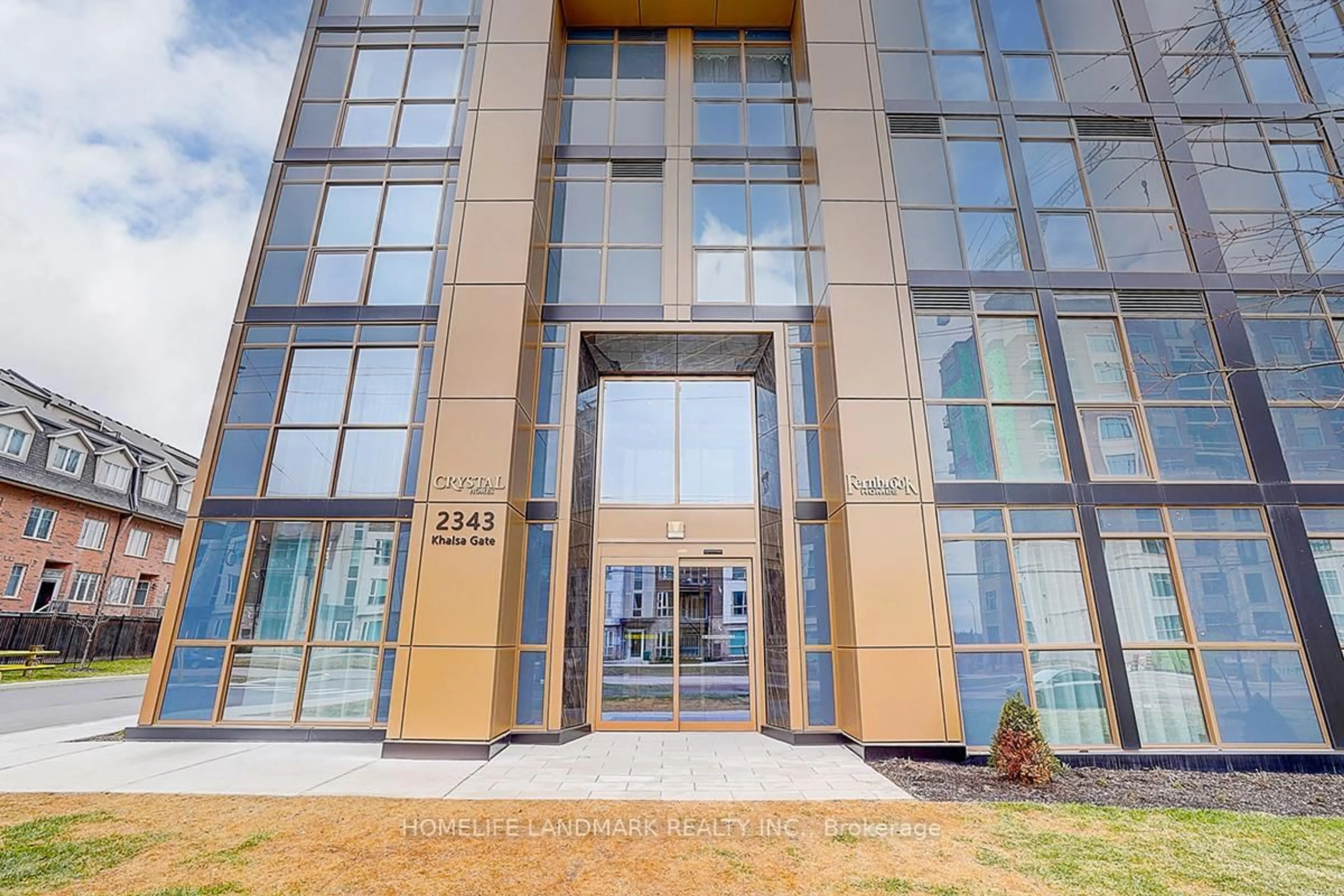 Indoor foyer for 2343 Khalsa Gate #526, Oakville Ontario L6M 0X7