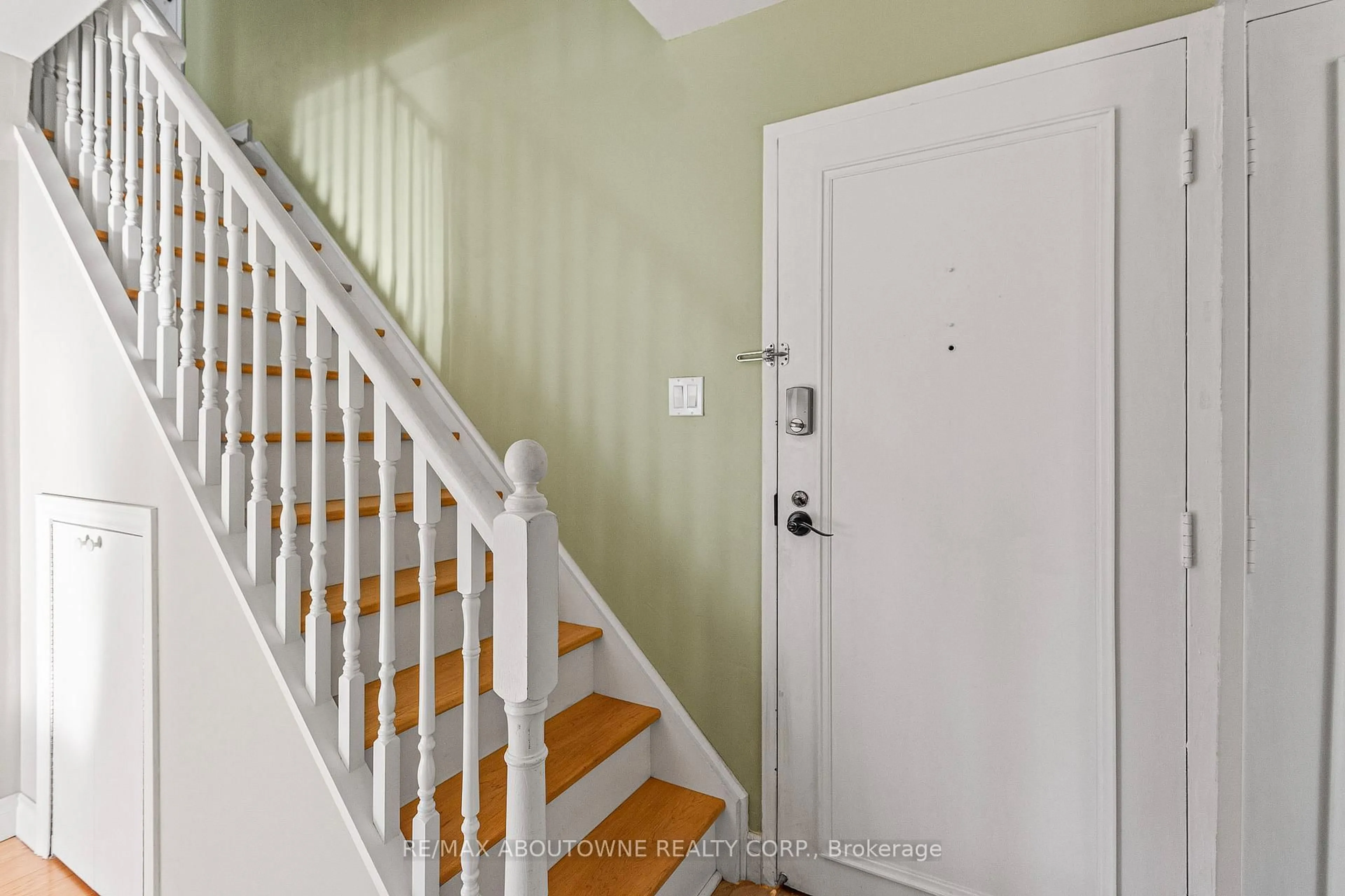 Unknown for 1300 Marlborough Crt #523, Oakville Ontario L6H 2S2