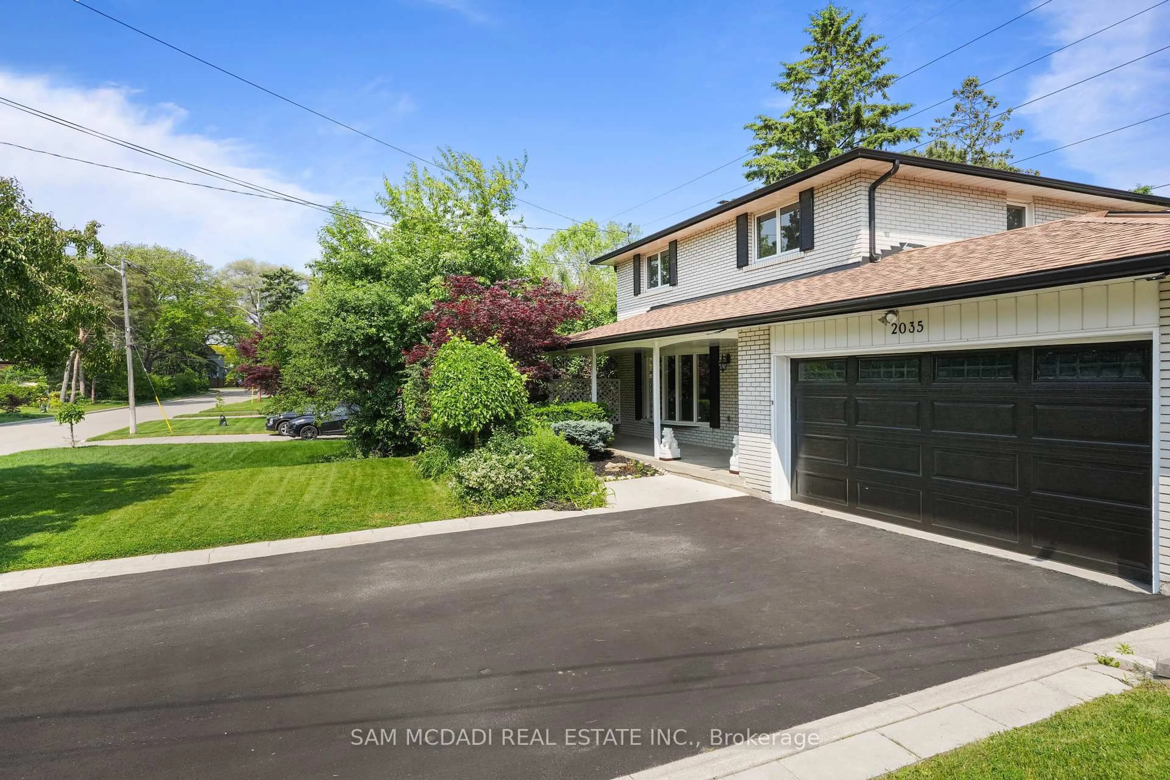 Unknown for 2035 Lorelei Rd, Mississauga Ontario L5A 1C1