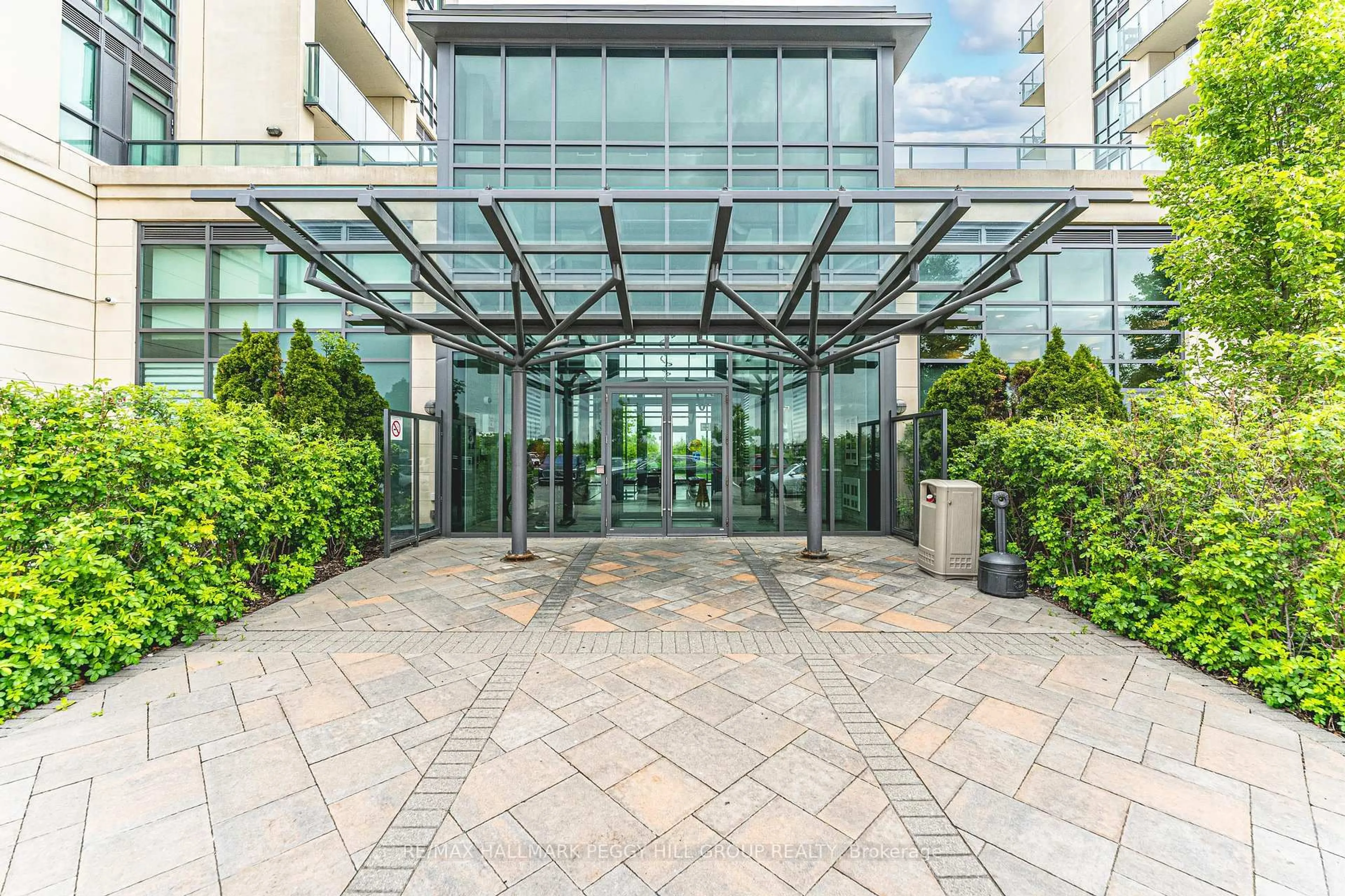 Indoor foyer for 45 Yorkland Blvd #206, Brampton Ontario L6P 4B4