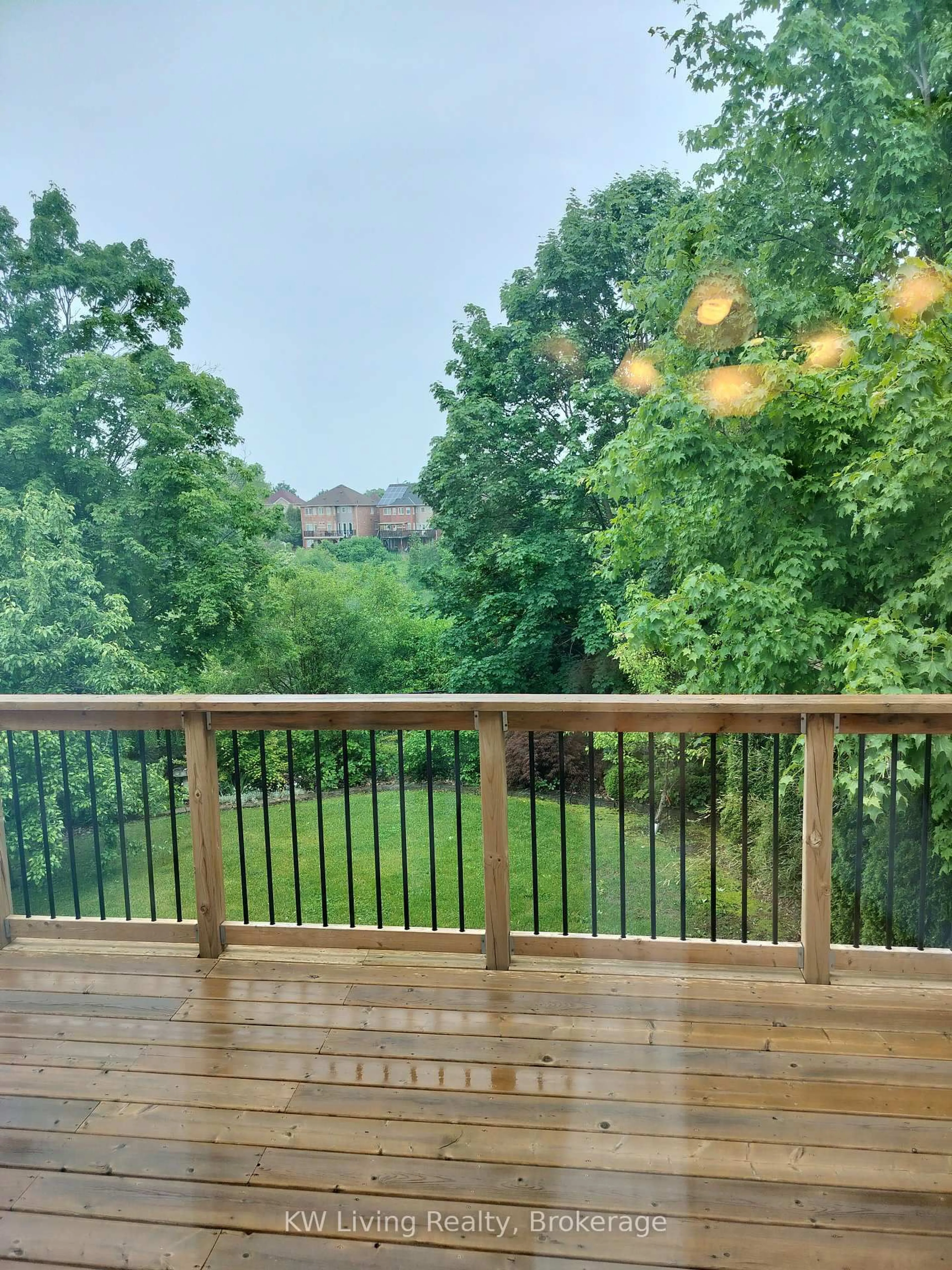 Patio, water/lake/river/ocean view for 858 Silverthorn Mill Ave, Mississauga Ontario L5W 1B1