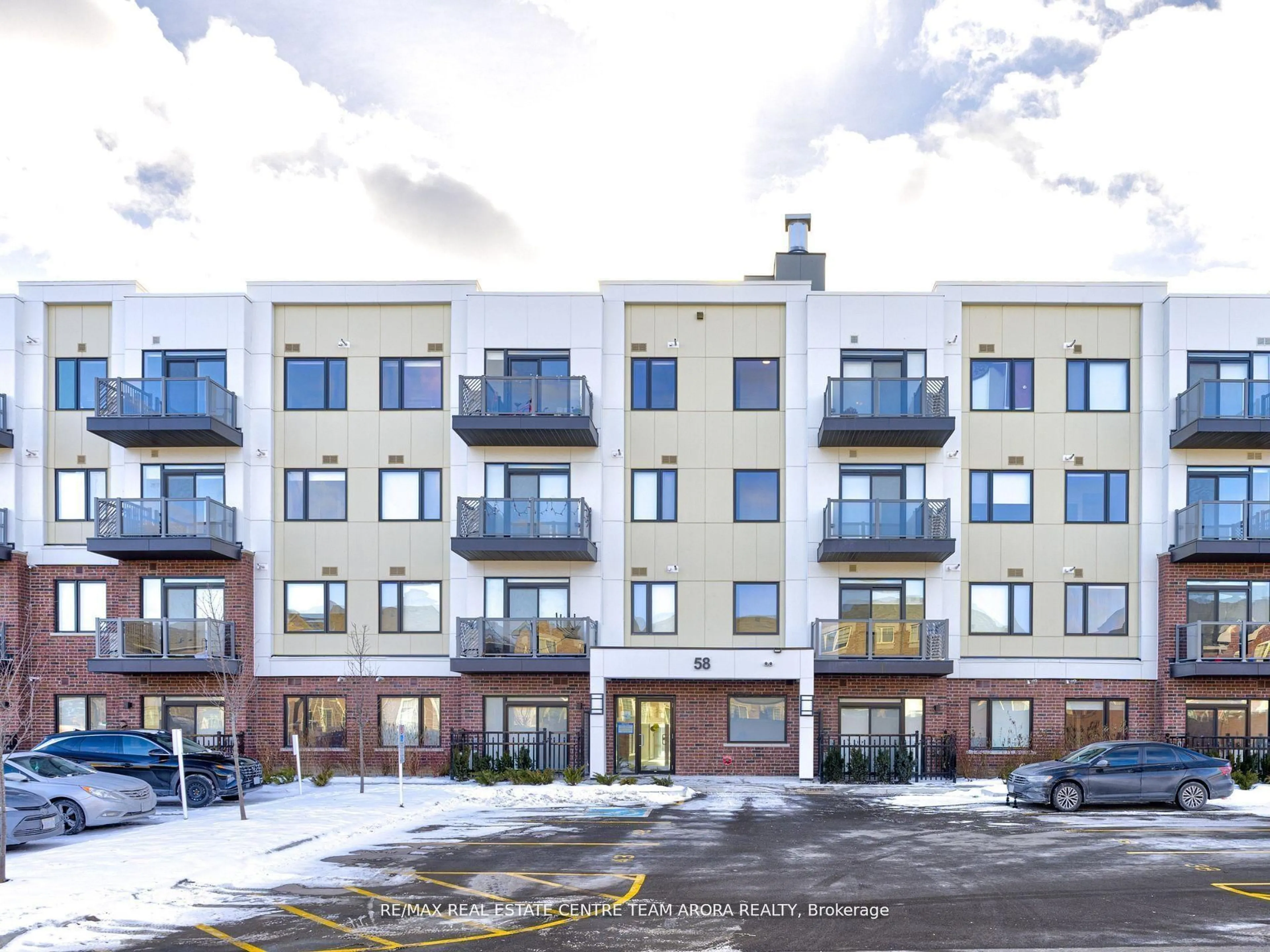 A pic from outside/outdoor area/front of a property/back of a property/a pic from drone, building for 58 Sky Harbour Dr #417, Brampton Ontario L6Y 0C1