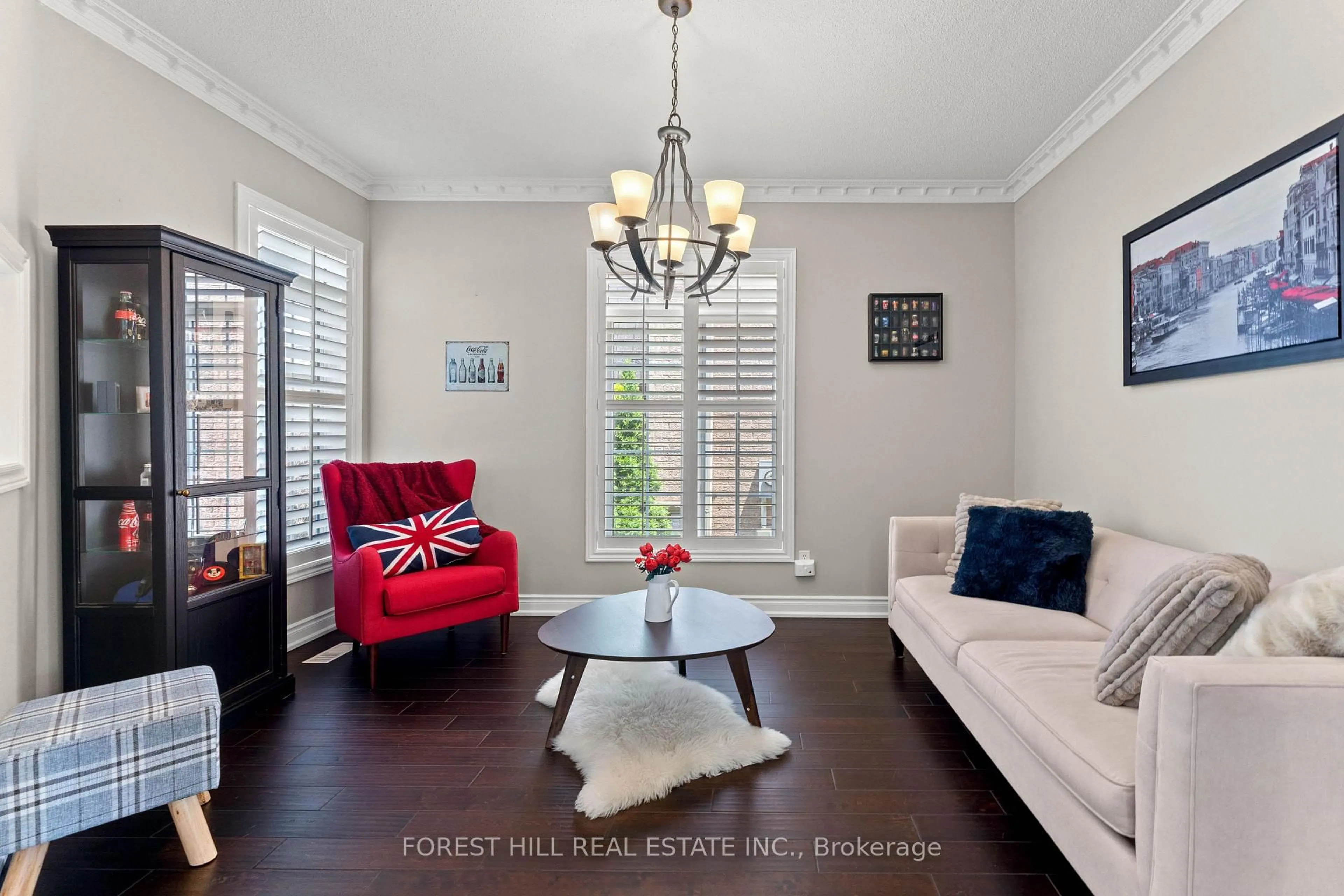 Living room with furniture, unknown for 2332 Glenfield Rd, Oakville Ontario L6M 3V1