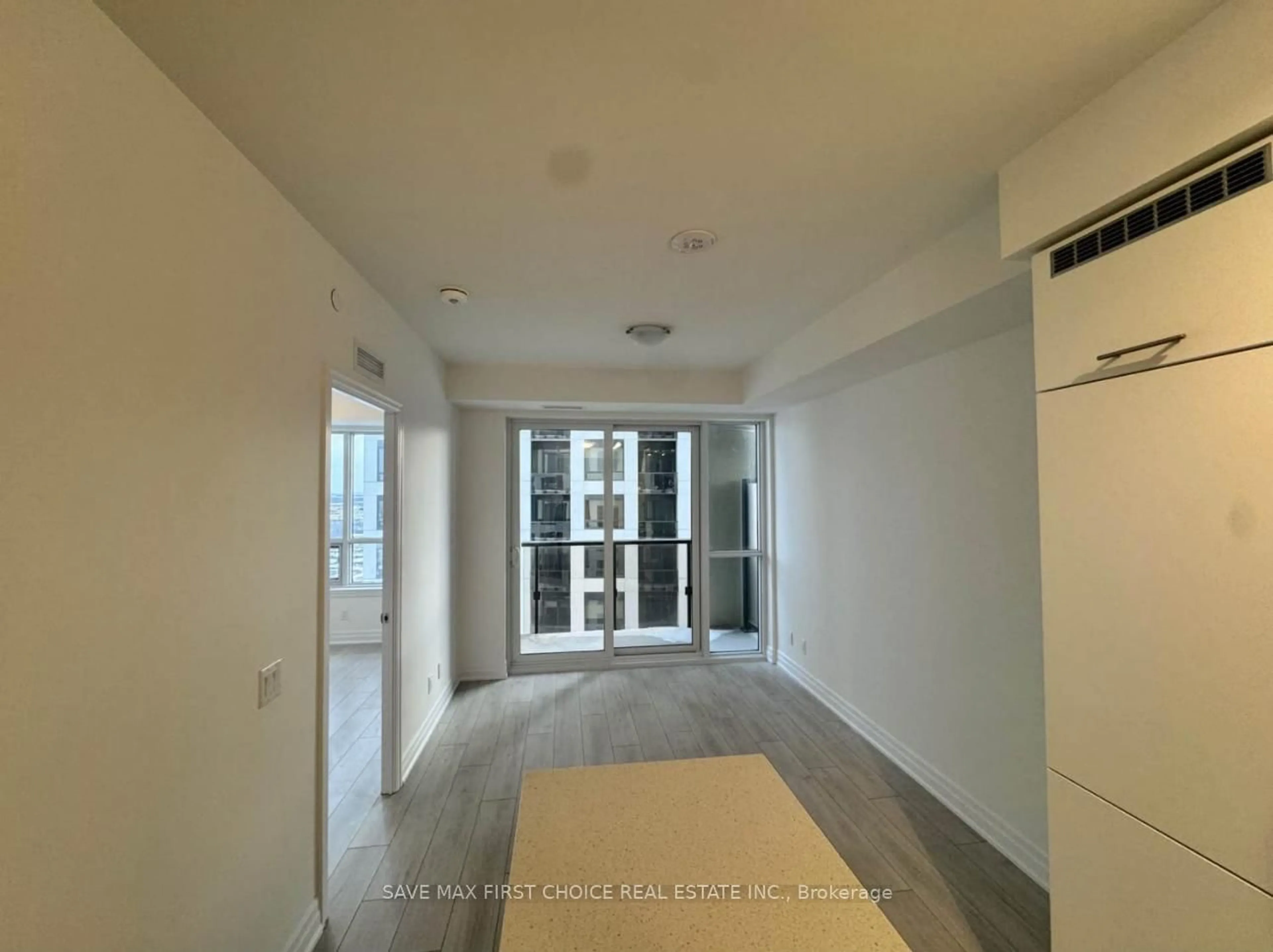 A pic of a room for 30 Elm Dr #2809, Mississauga Ontario L5B 0N6