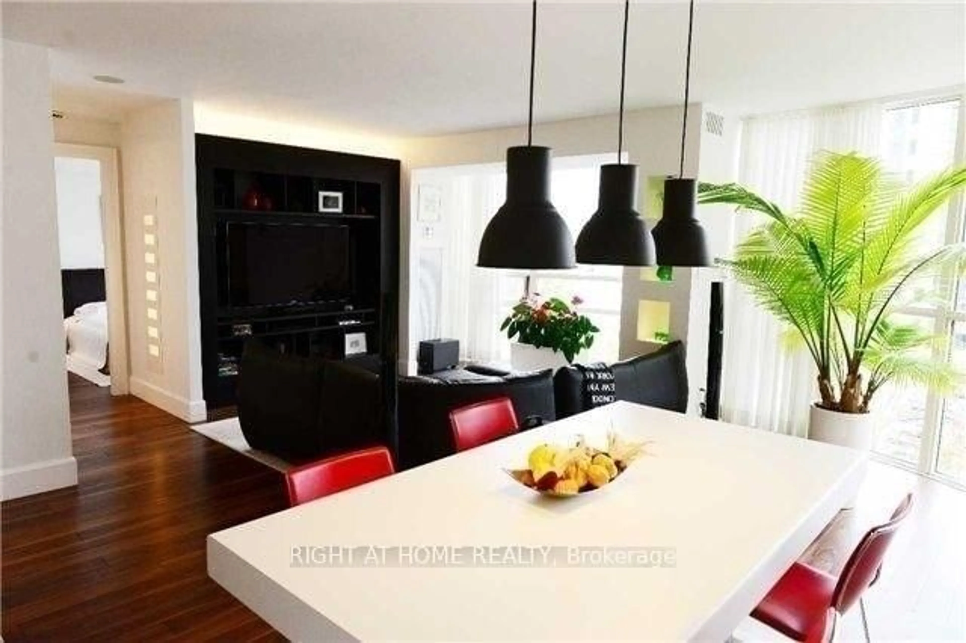 Contemporary kitchen, unknown for 50 Eglinton Ave #505, Mississauga Ontario L5R 3P5