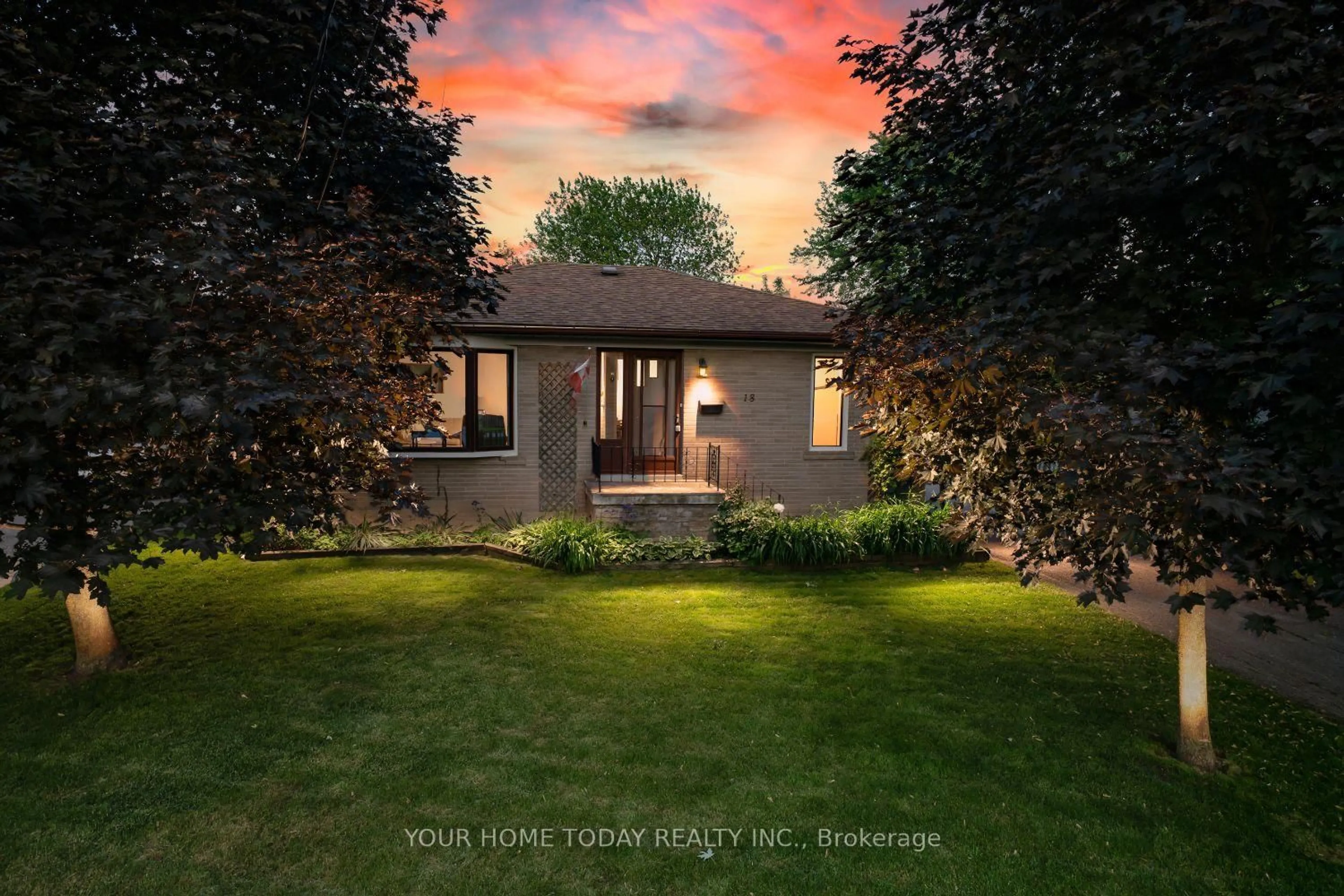 A pic from outside/outdoor area/front of a property/back of a property/a pic from drone, unknown for 18 Norton Cres, Halton Hills Ontario L7G 1N2