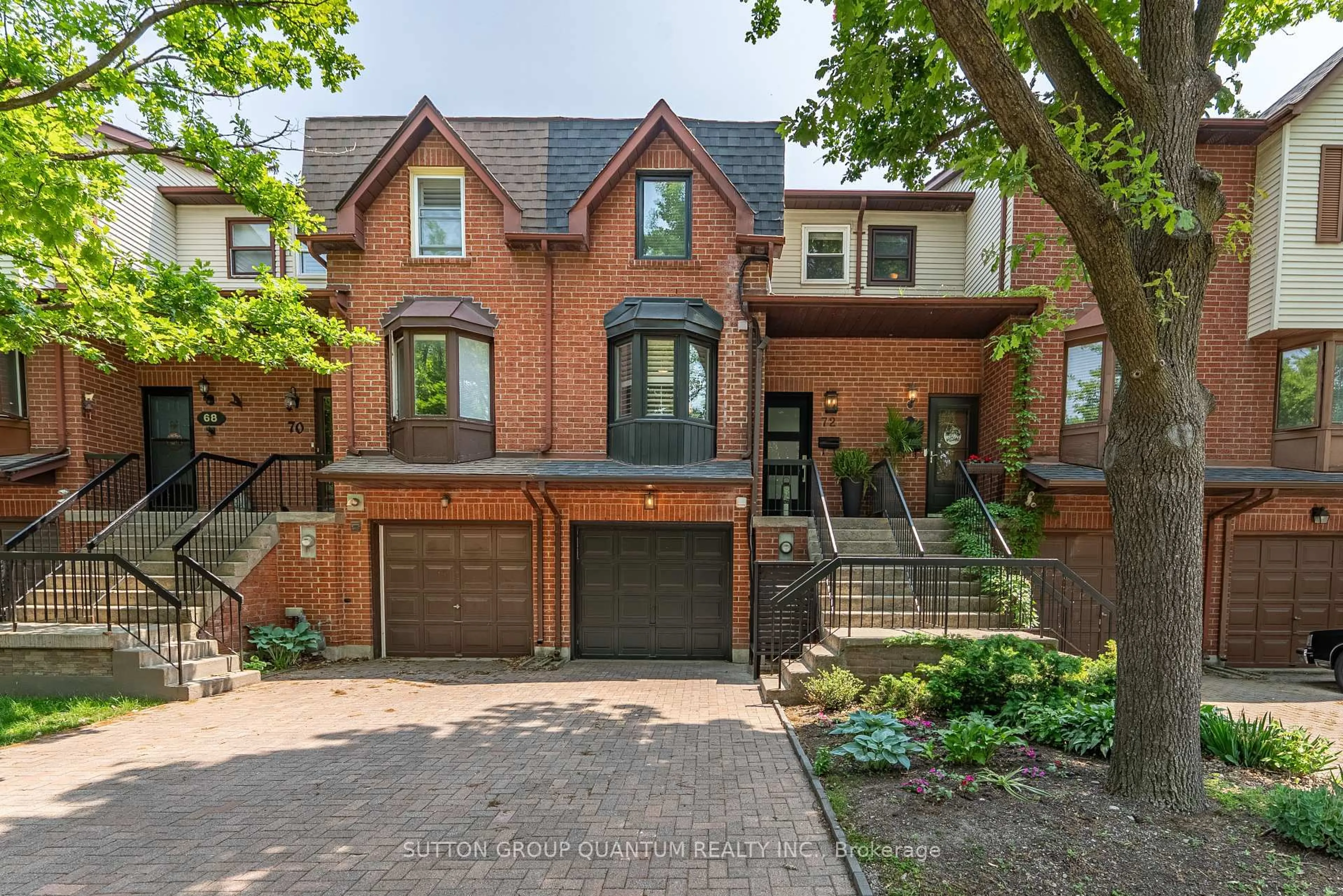 Home with brick exterior material, street for 72 Normandy Pl, Oakville Ontario L6K 2Z5