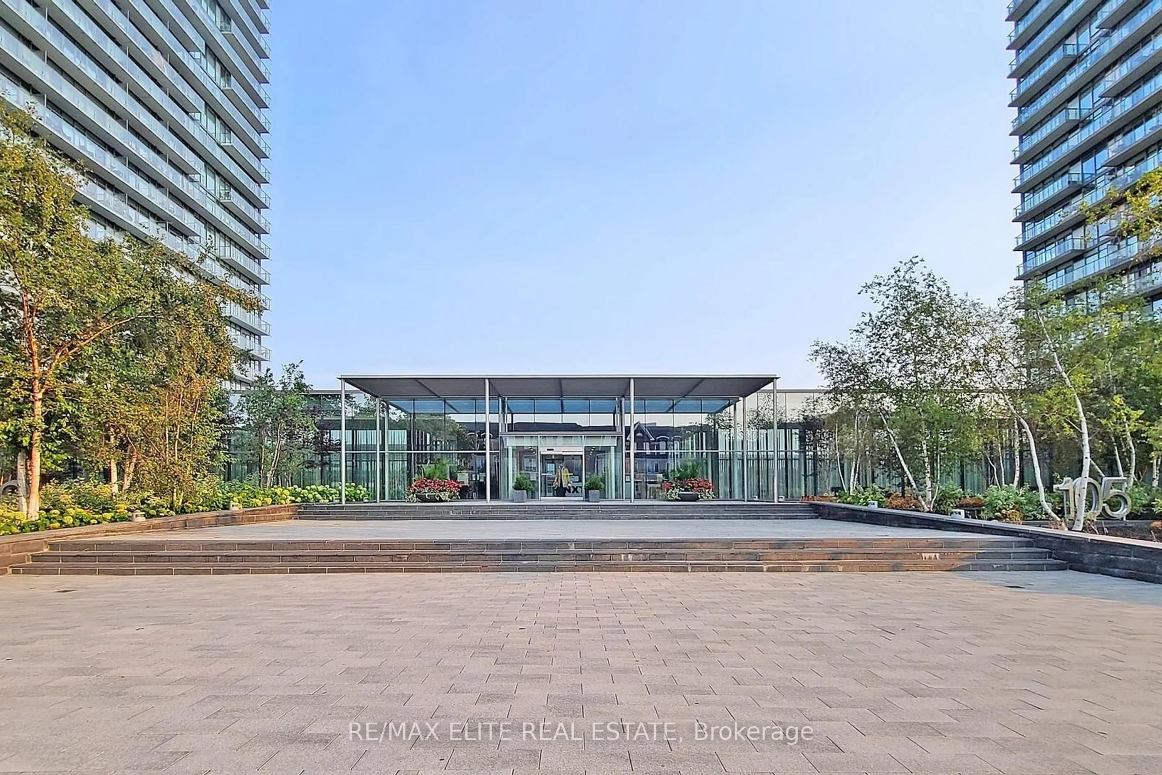 Indoor foyer for 105 The Queensway Ave #2004, Toronto Ontario M6S 5B5