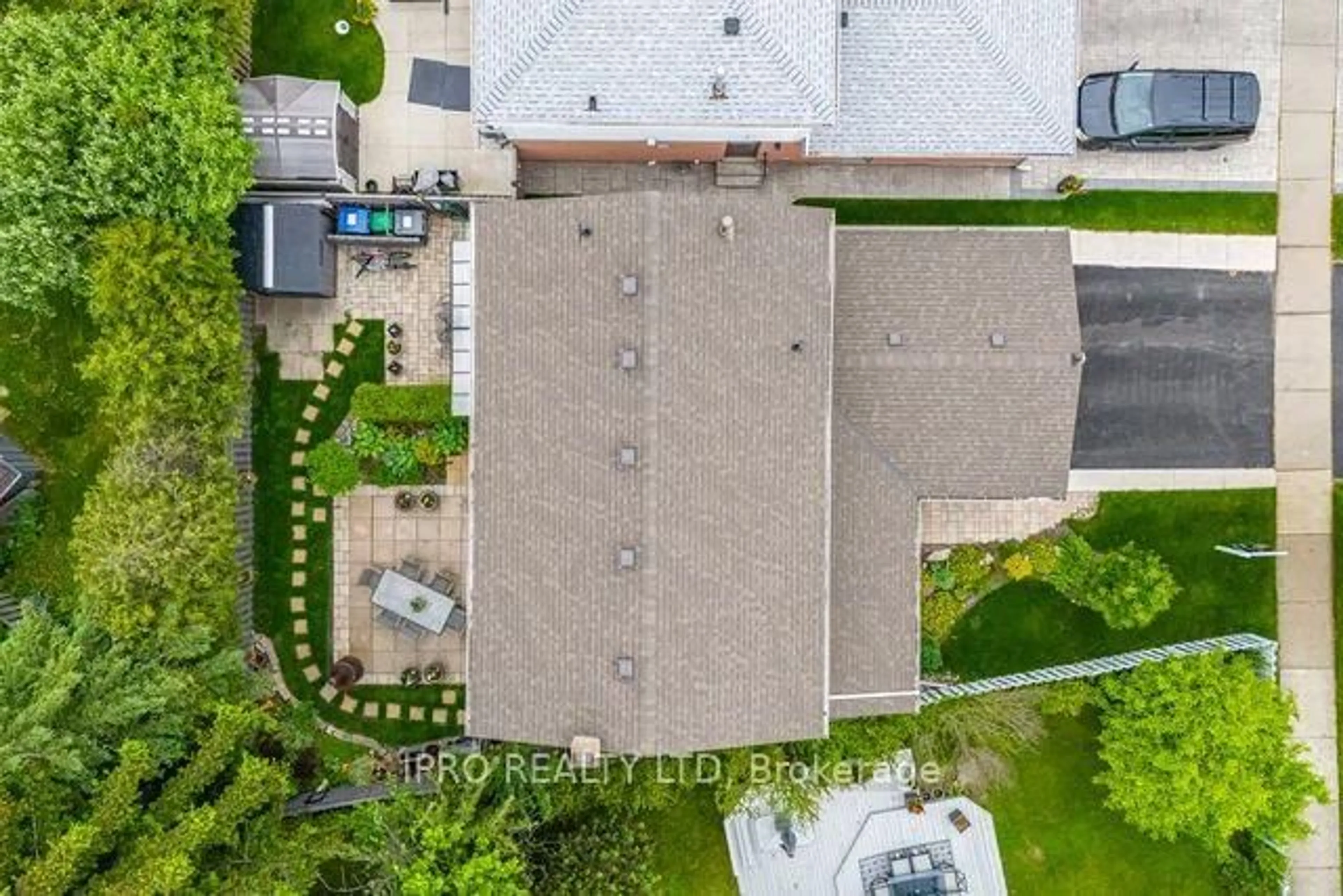 A pic from outside/outdoor area/front of a property/back of a property/a pic from drone, street for 67 Mikado Cres, Brampton Ontario L6S 3R5