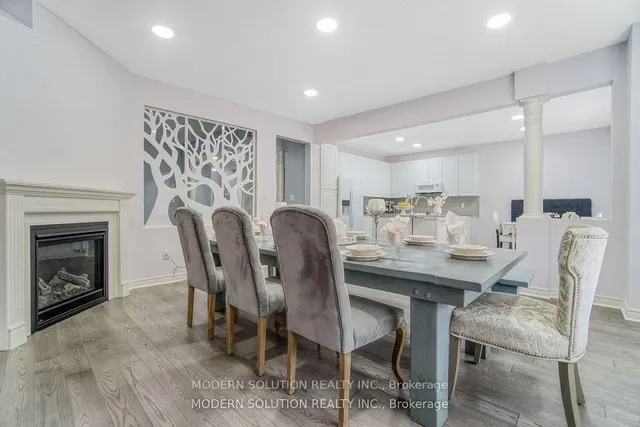 Additional image 31 of 552 Bessborough Dr