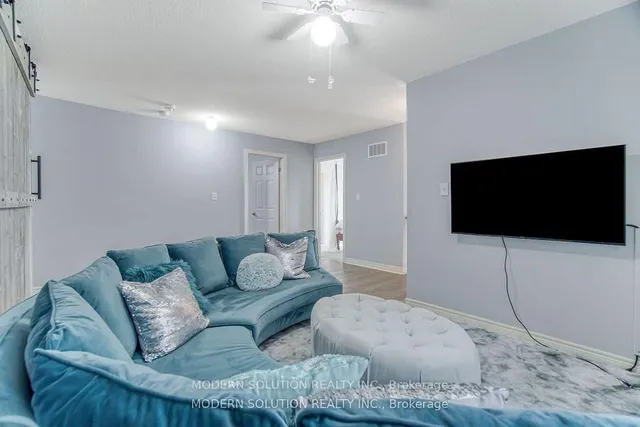 Additional image 29 of 552 Bessborough Dr