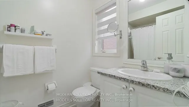 Additional image 16 of 552 Bessborough Dr