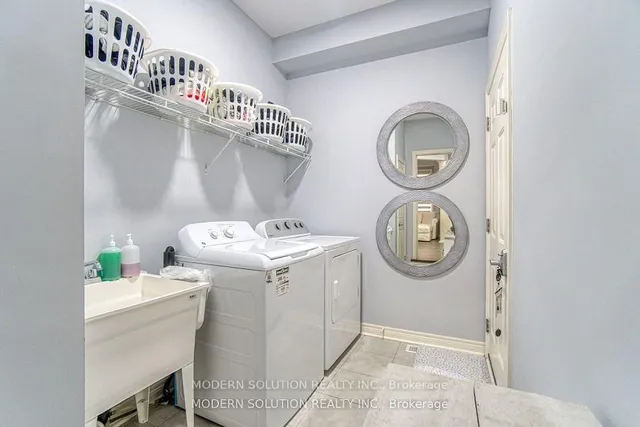 Additional image 14 of 552 Bessborough Dr