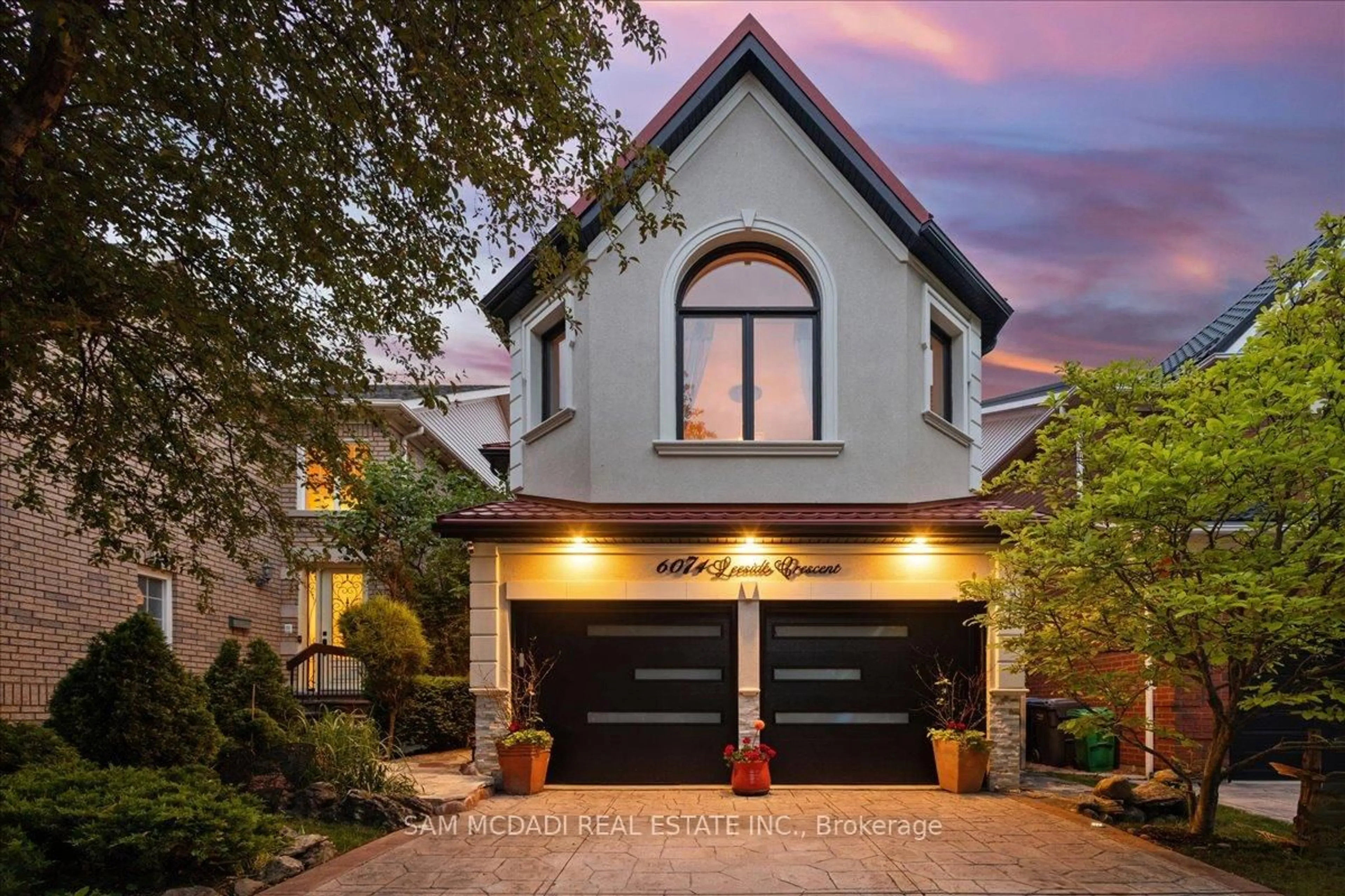 Home with brick exterior material, street for 6074 Leeside Cres, Mississauga Ontario L5M 5K6