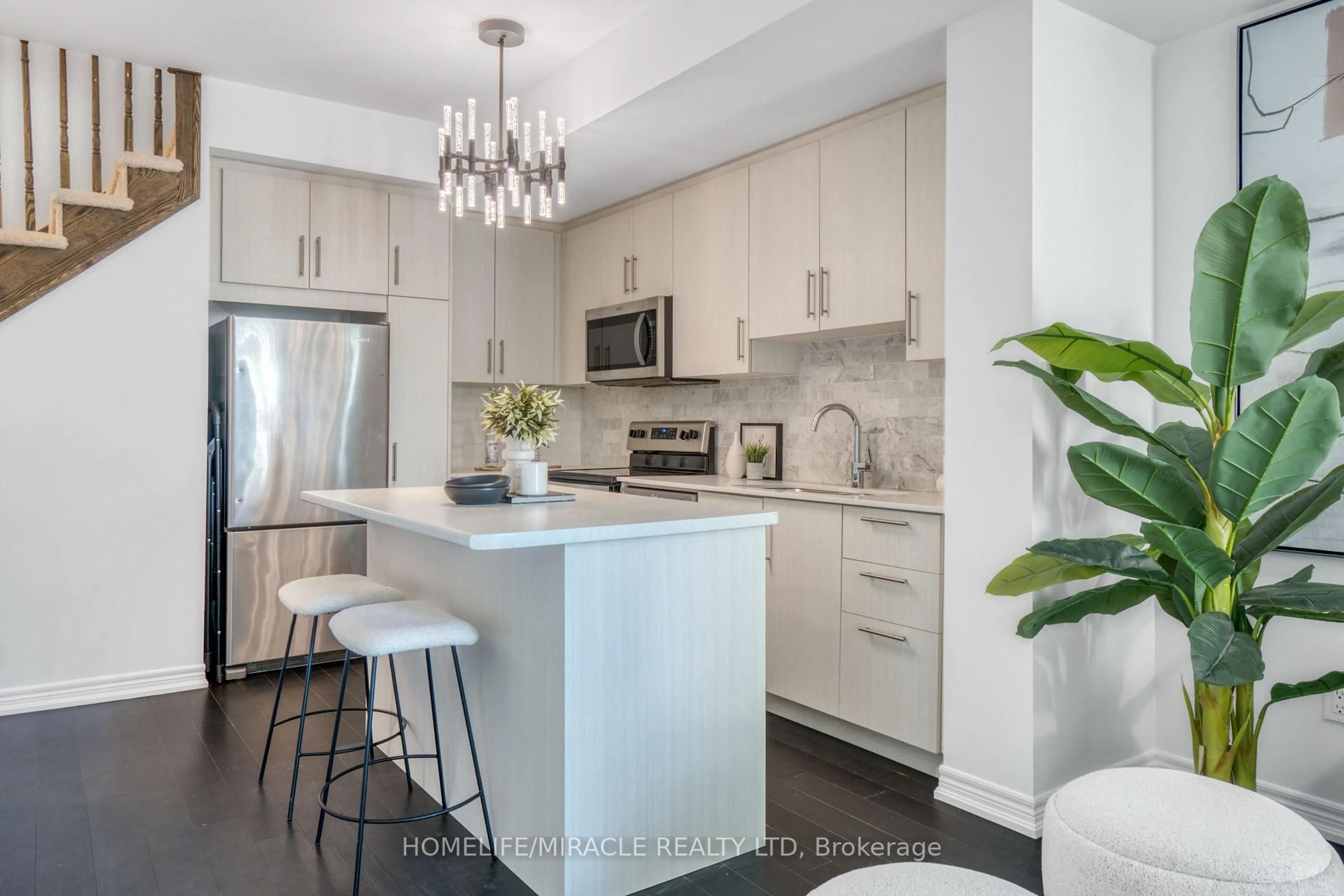 Open concept kitchen, ceramic/tile floor for 2199 Lillykin St #17, Oakville Ontario L6H 0X6