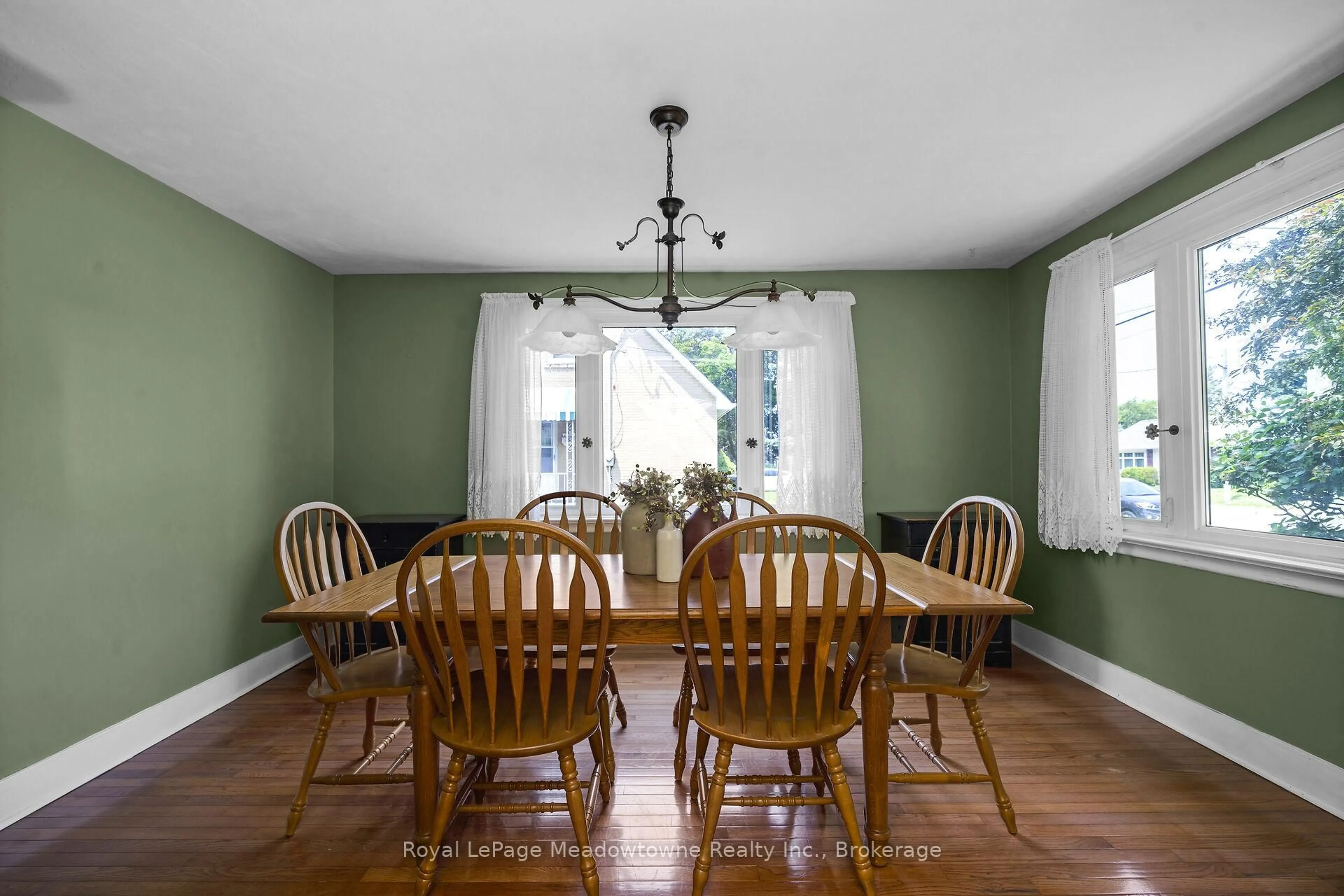 Dining room, unknown for 24 Delrex Blvd, Halton Hills Ontario L7G 3X7
