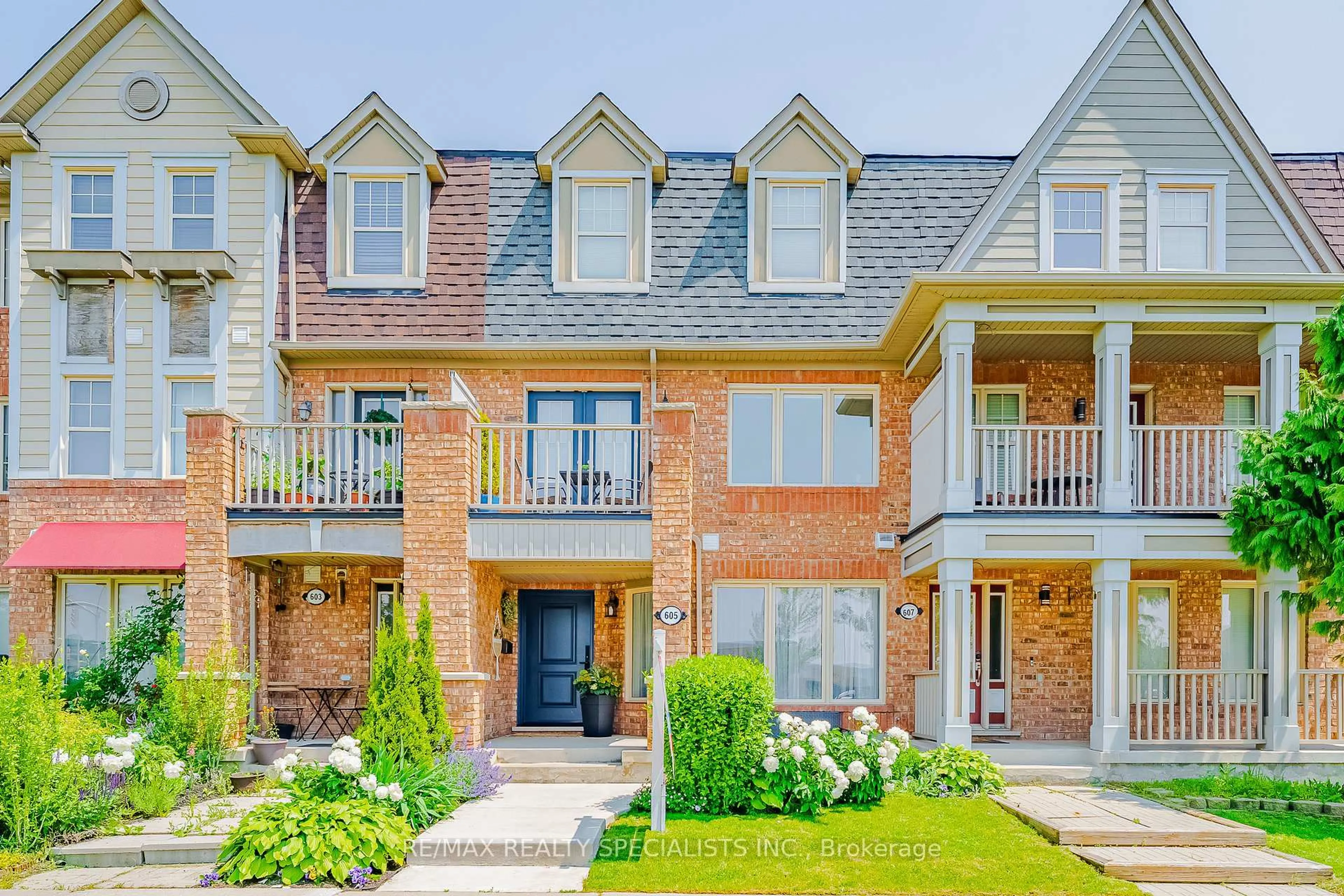 Home with brick exterior material, street for 605 Scott Blvd, Milton Ontario L9T 0P4