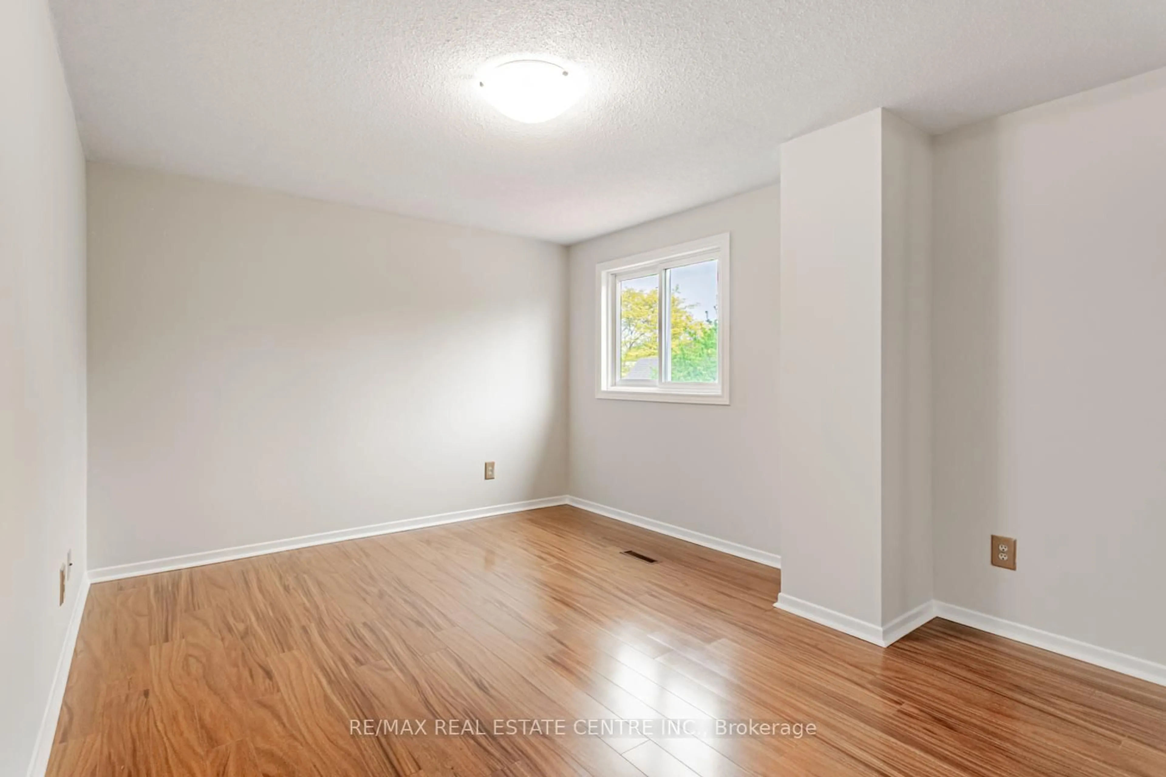 A pic of a room for 7221 Danton Promenade, Mississauga Ontario L5N 5C5