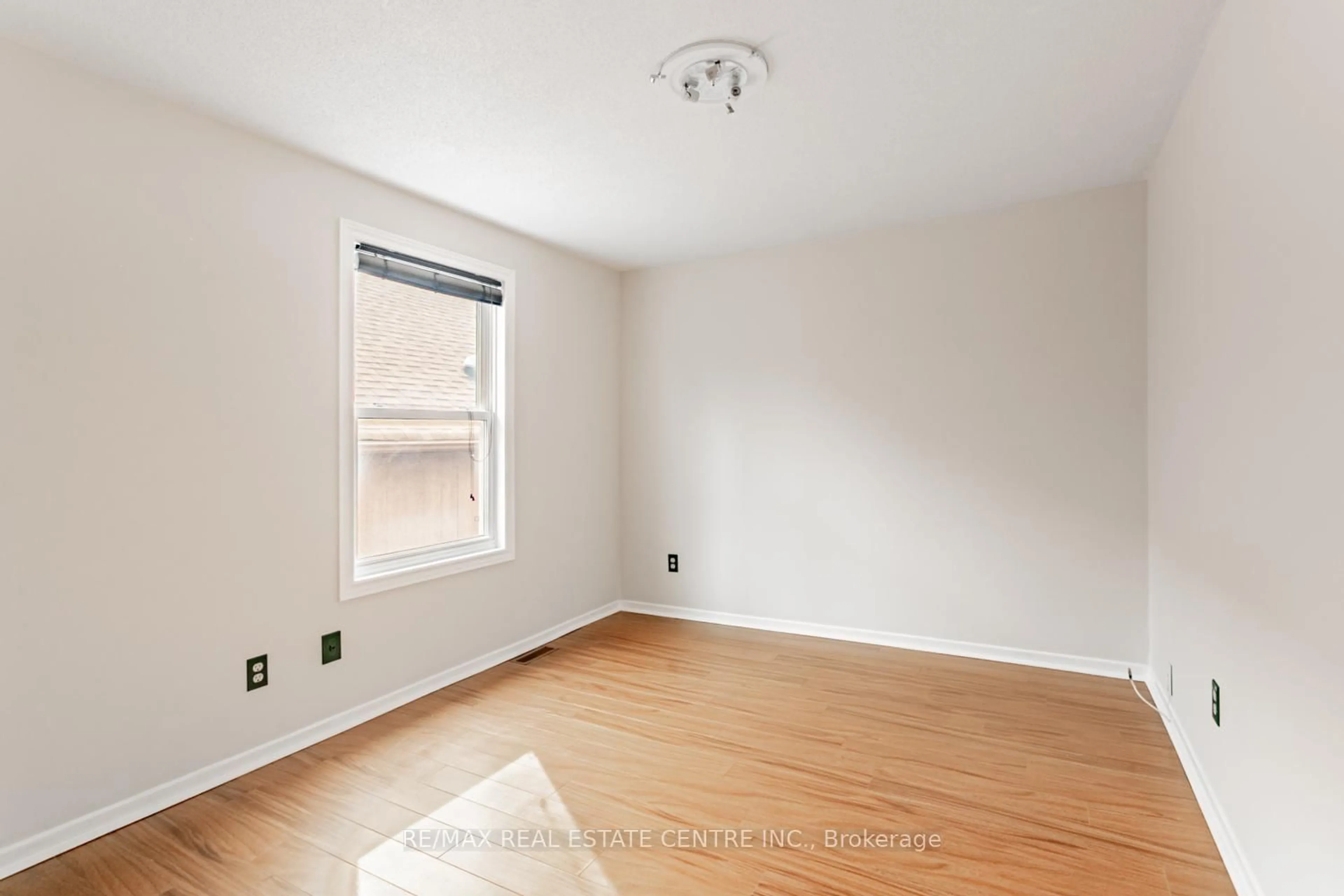 A pic of a room for 7221 Danton Promenade, Mississauga Ontario L5N 5C5