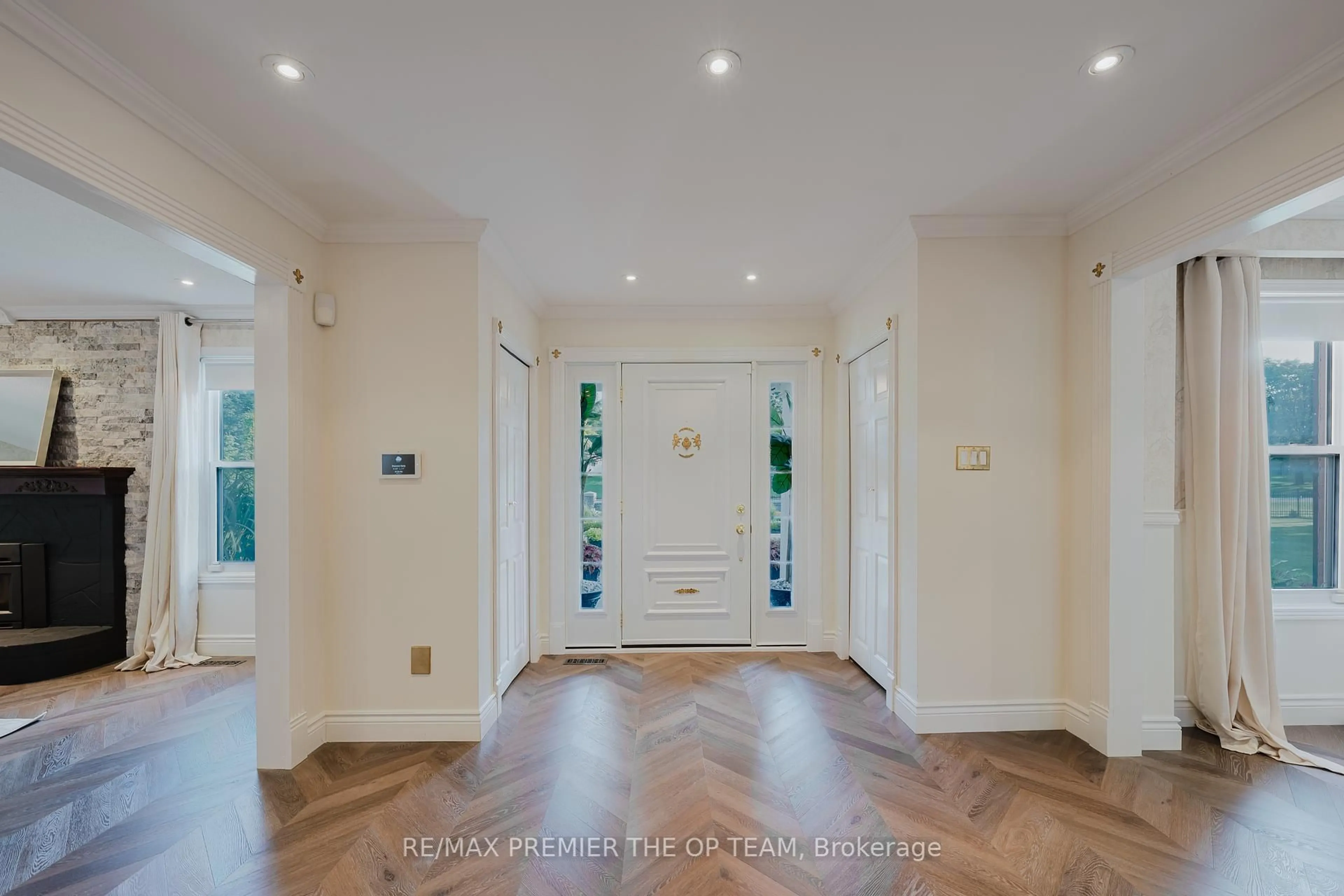 Indoor entryway for 49 Elite Rd, Caledon Ontario L7K 0L2