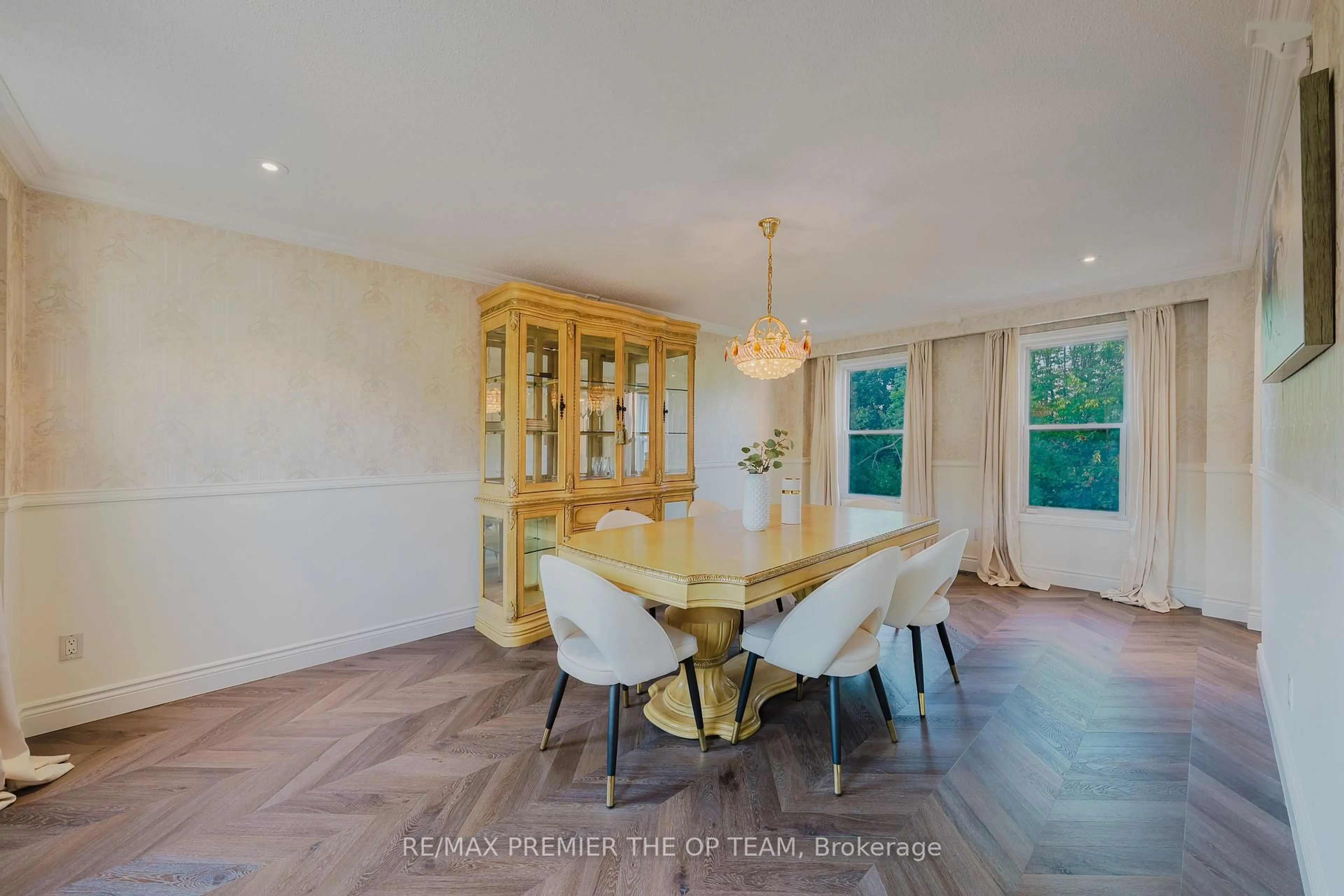 Dining room, unknown for 49 Elite Rd, Caledon Ontario L7K 0L2