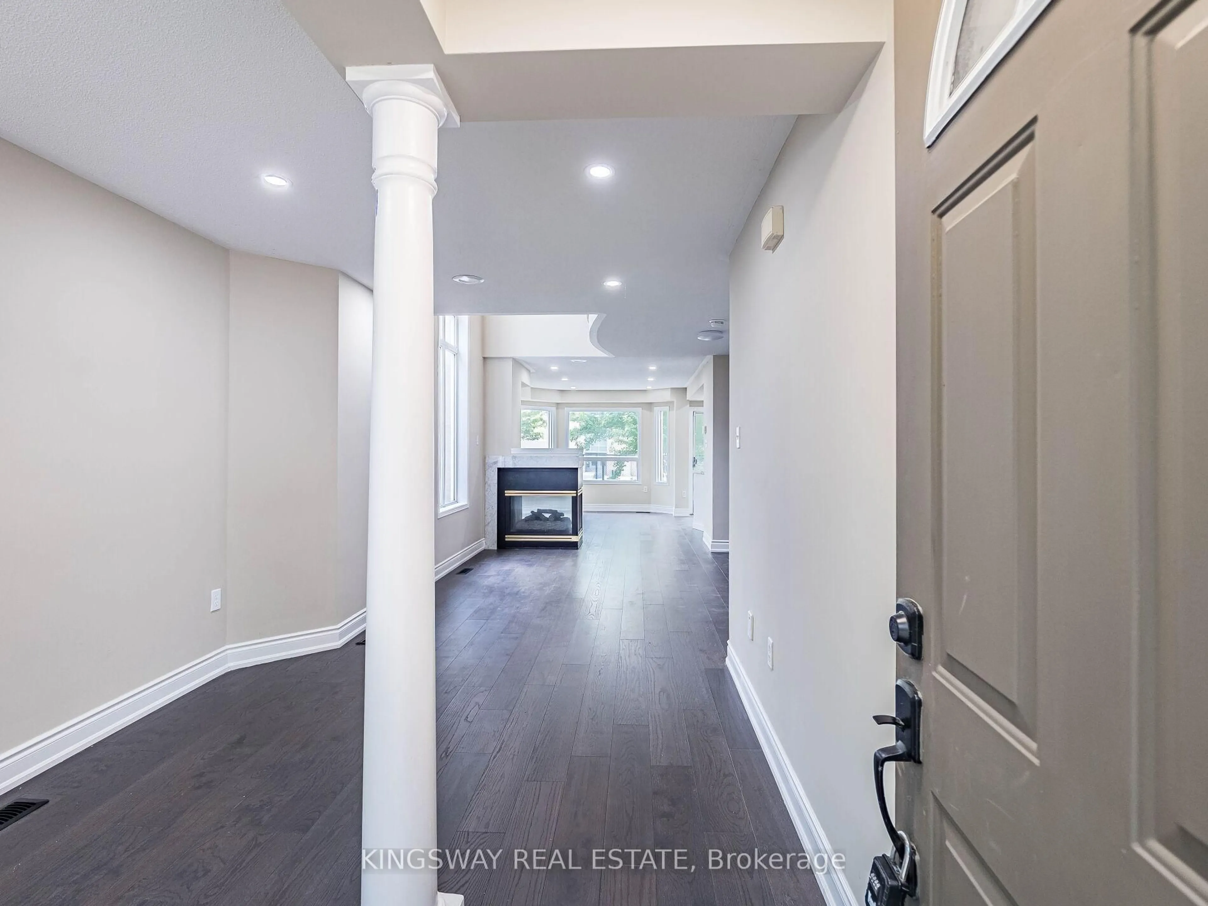 Indoor entryway for 1240 Westview Terr #69, Oakville Ontario L6M 3M4