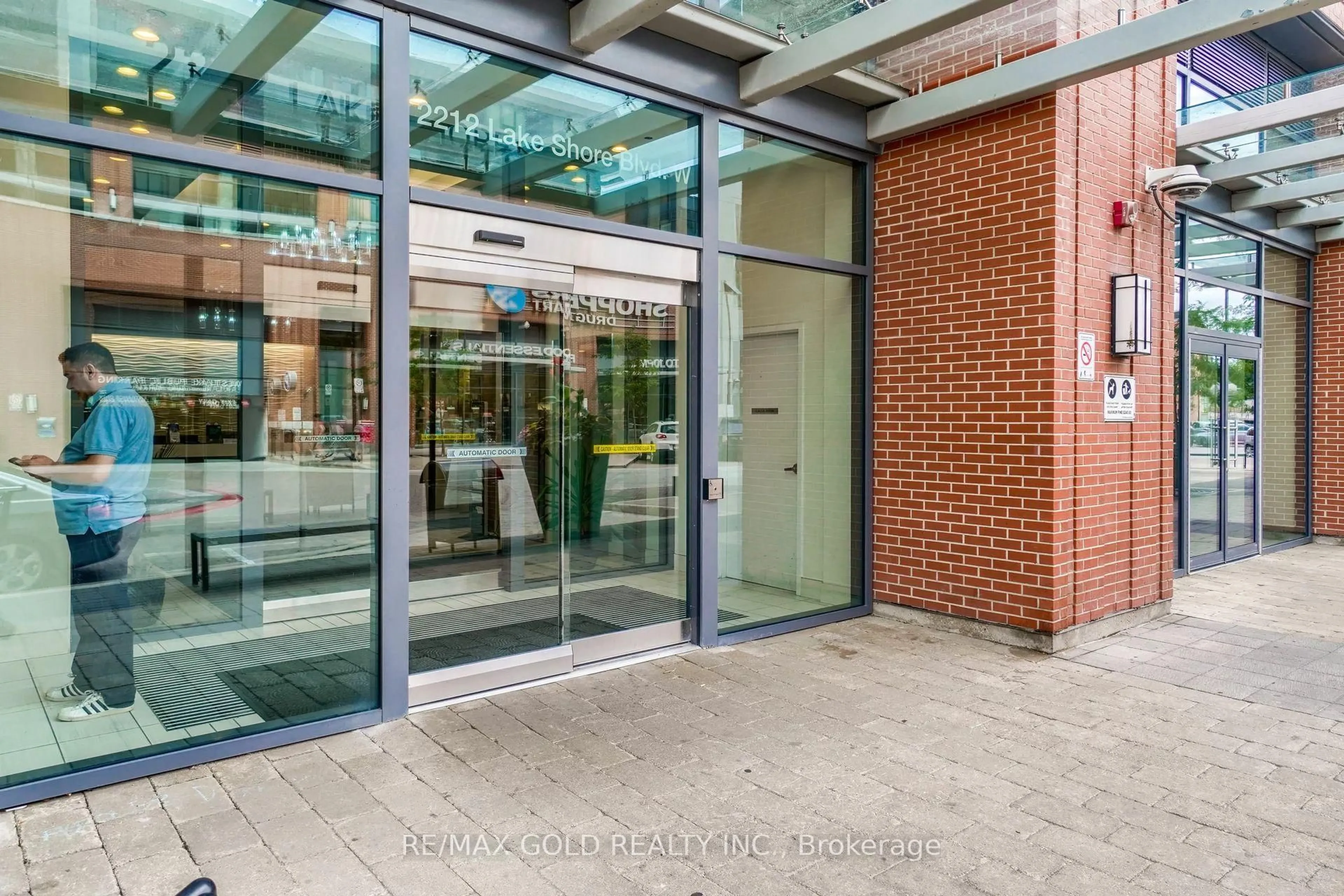 Indoor foyer for 2212 Lakeshore Blvd #3308, Toronto Ontario M8V 0C2