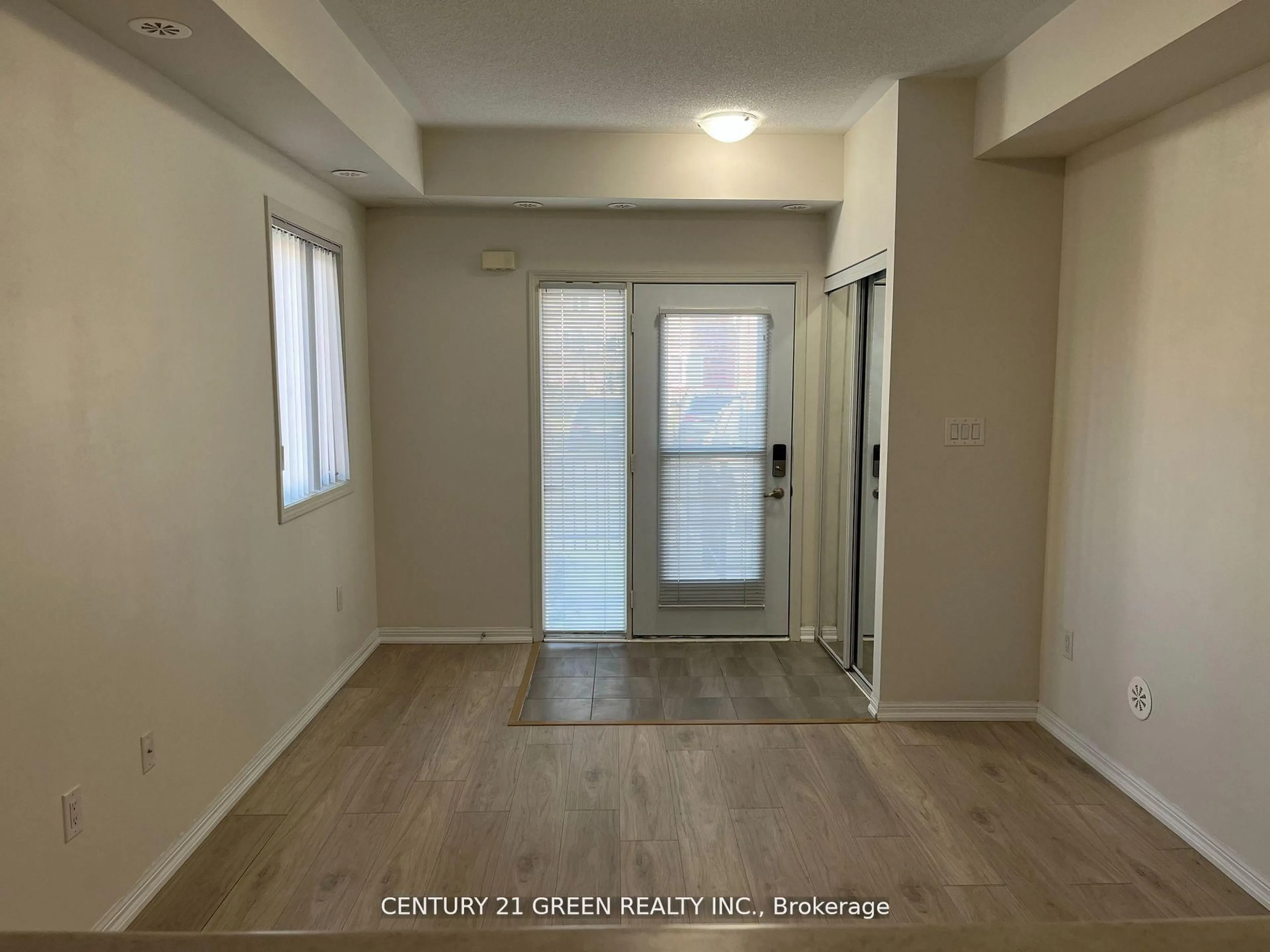 Indoor entryway for 250 Sunny Meadow Blvd #310, Brampton Ontario L6R 3Y6