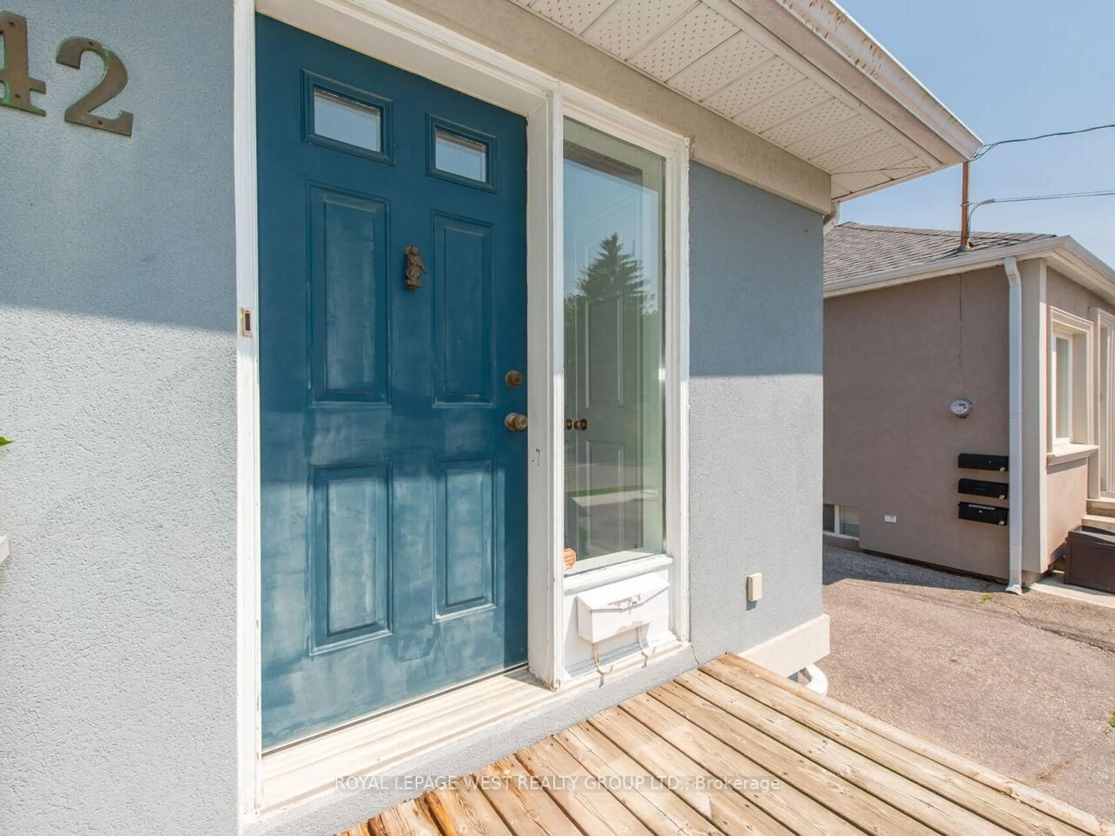 Home with vinyl exterior material, street for 42 Tilden Cres, Toronto Ontario M9P 1V7