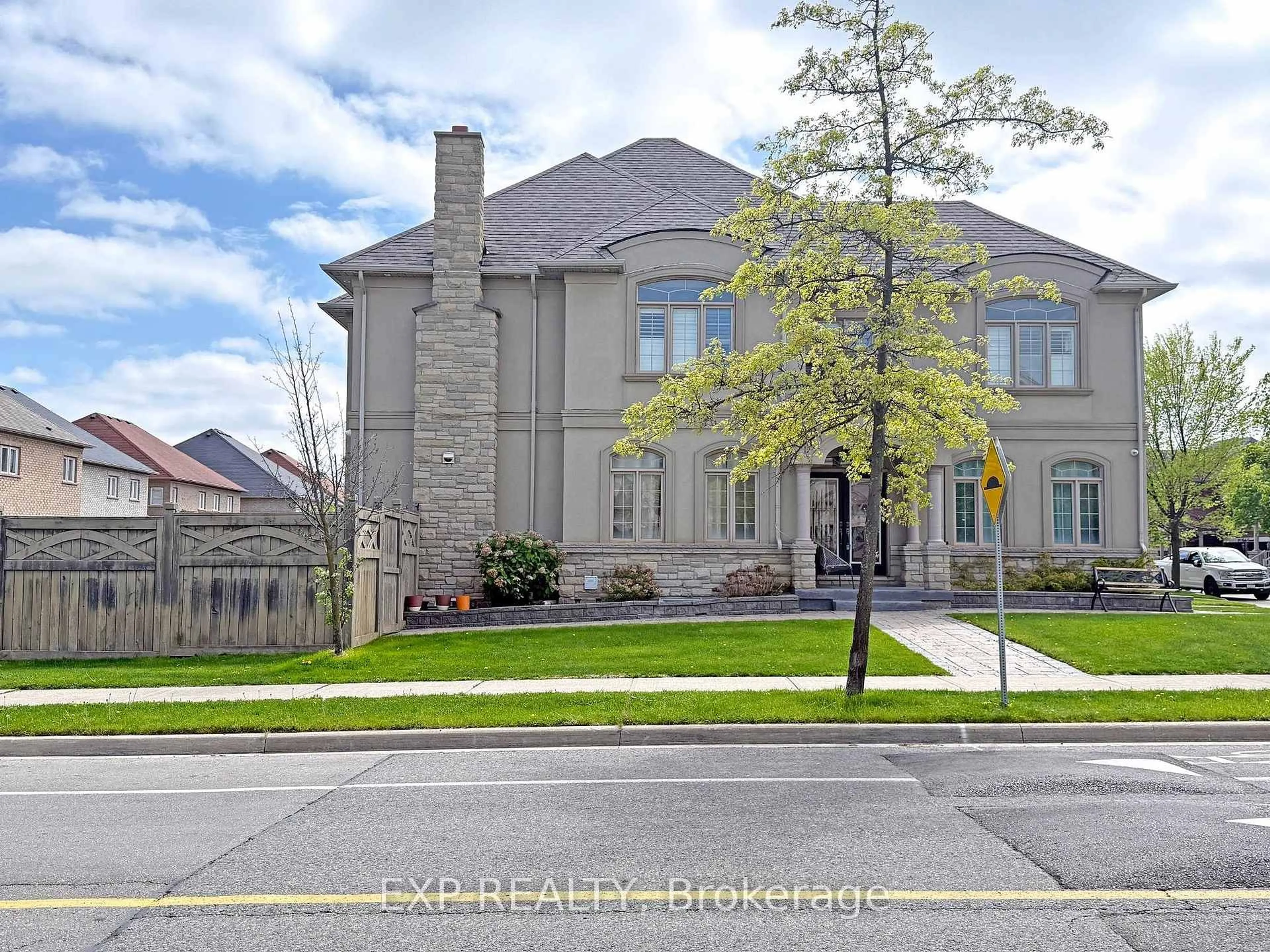 Home with brick exterior material, street for 88 Royal West Dr, Brampton Ontario L6X 0Z8