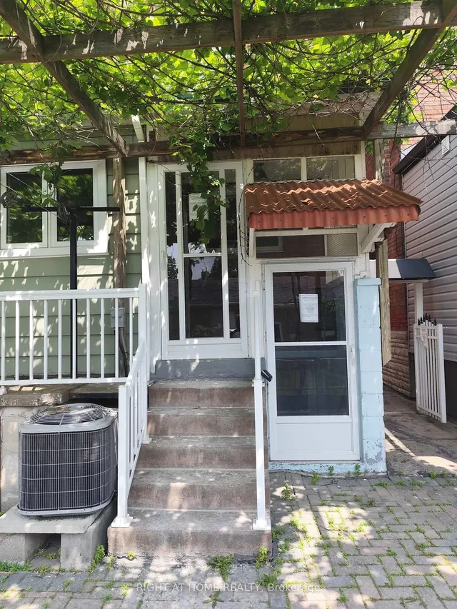 Additional image 17 of 104 Earlscourt Ave