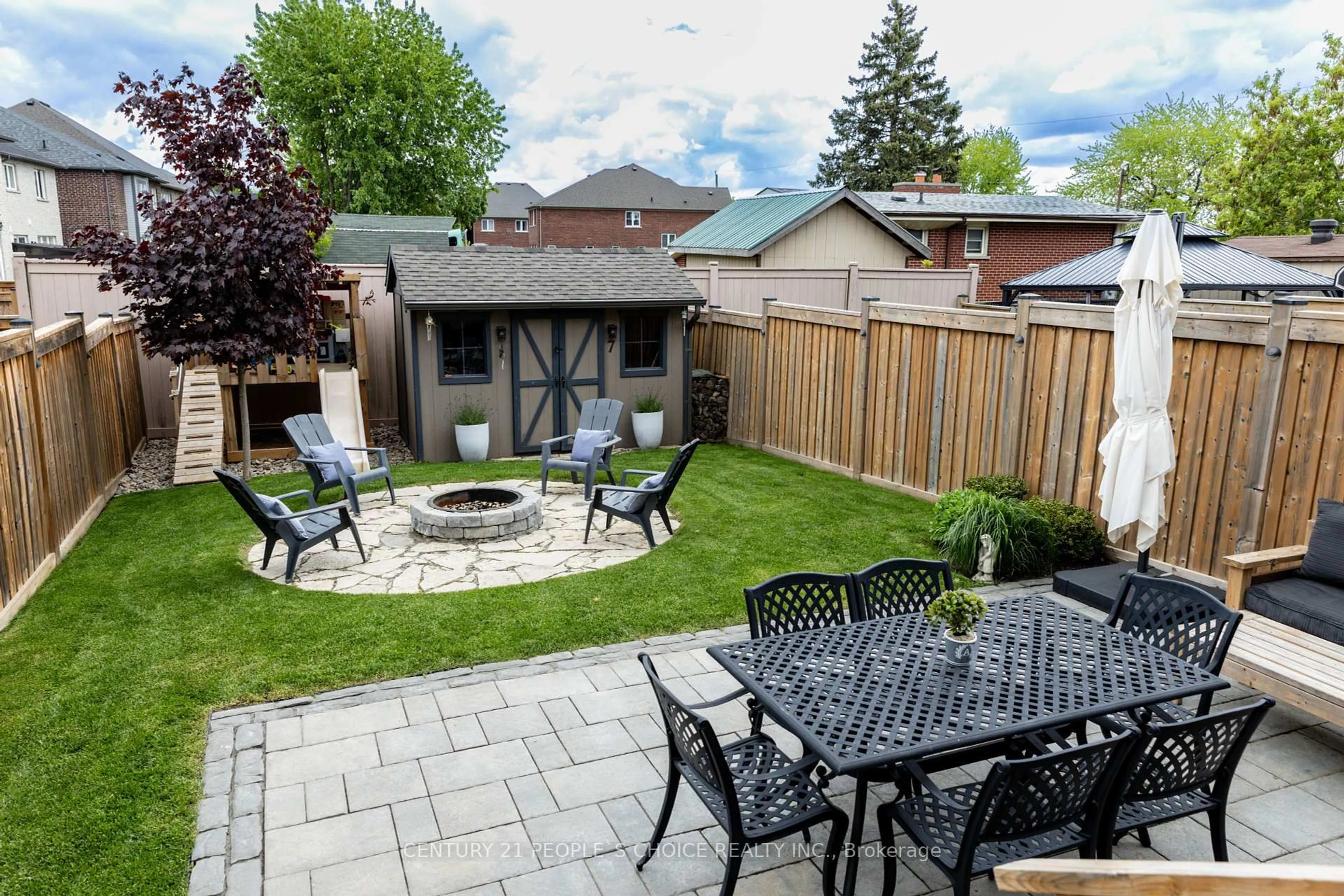 Patio, street for 7 Waterville Way, Caledon Ontario L7C 3P8