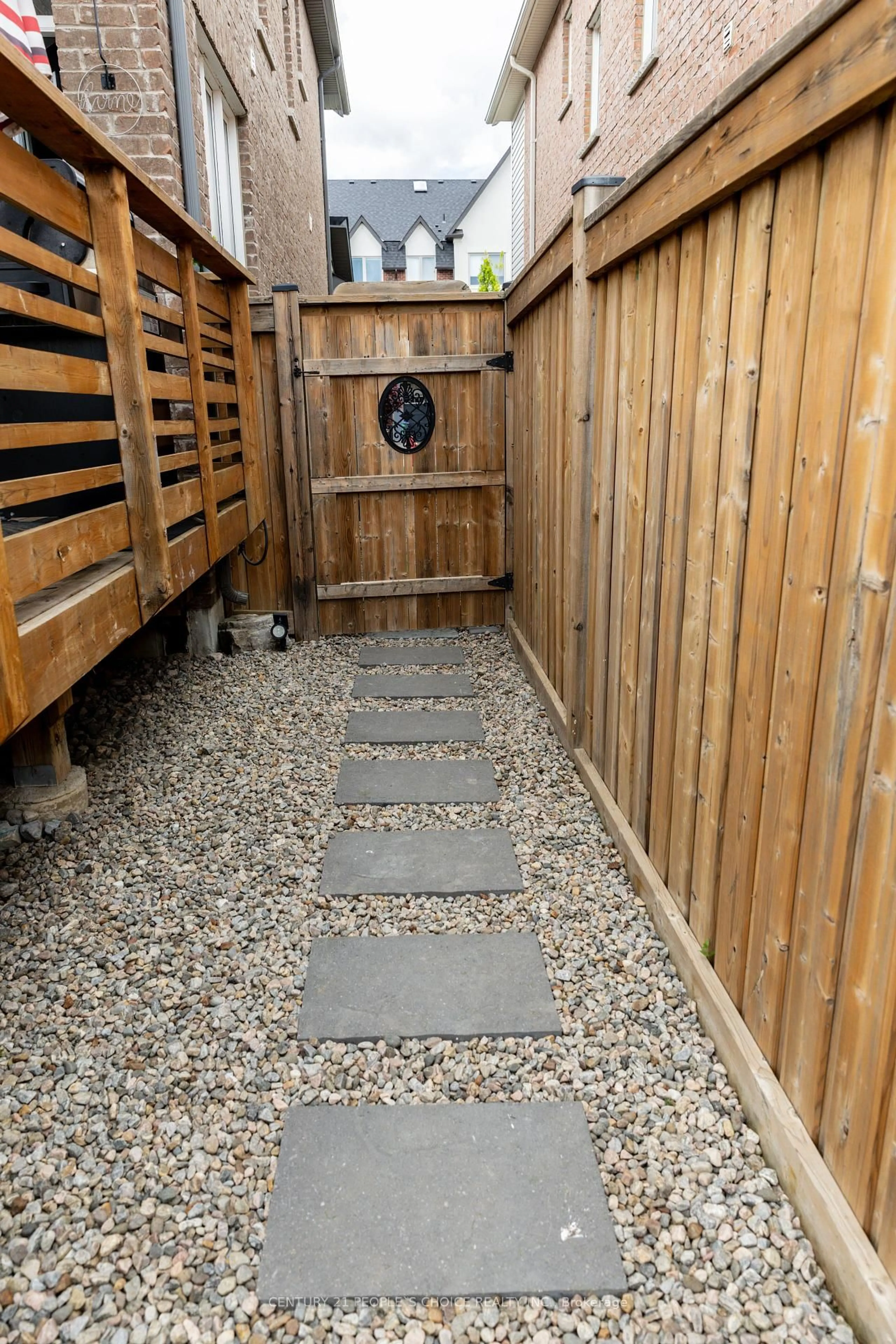 Patio, street for 7 Waterville Way, Caledon Ontario L7C 3P8