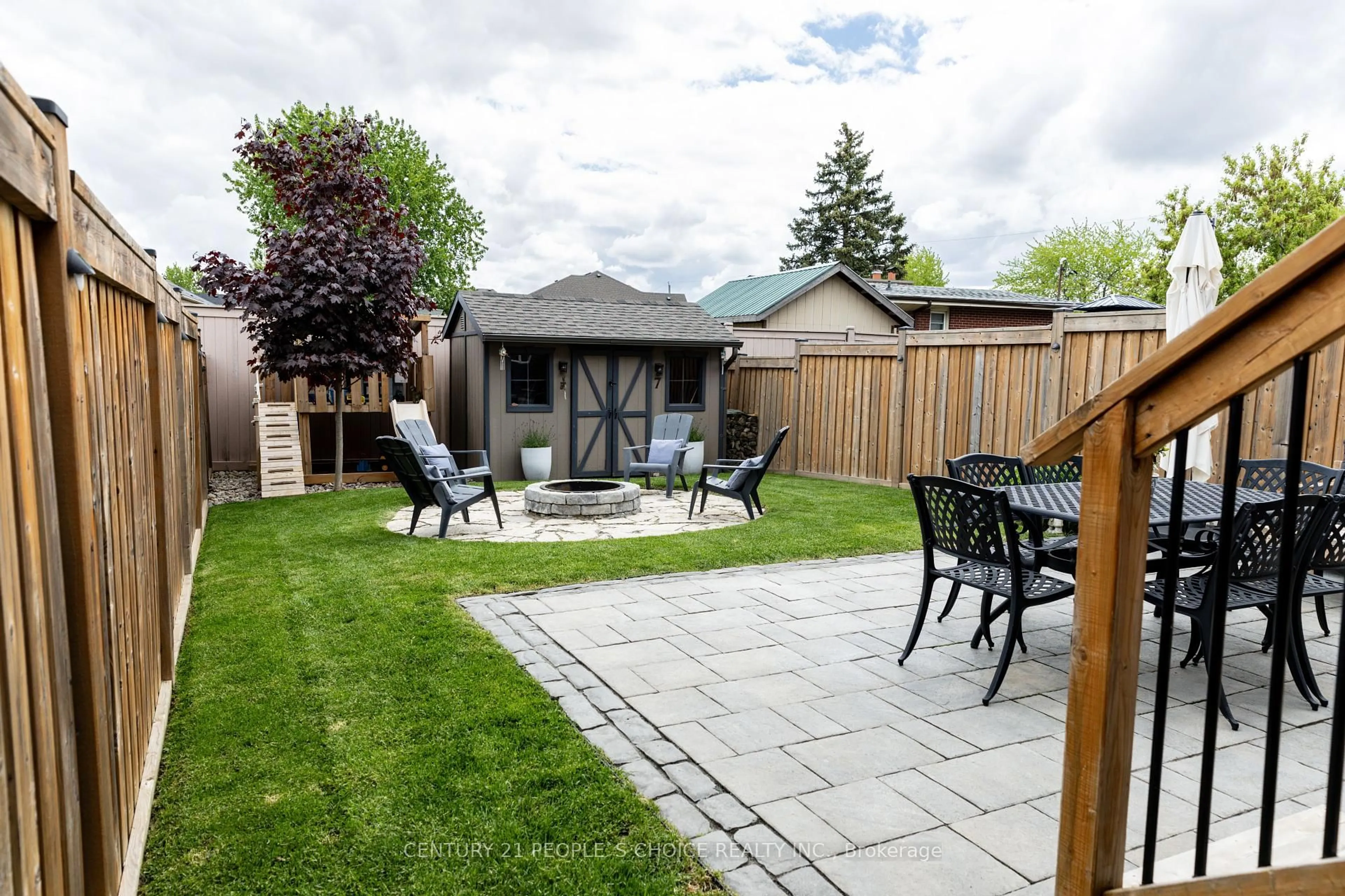 Patio, street for 7 Waterville Way, Caledon Ontario L7C 3P8