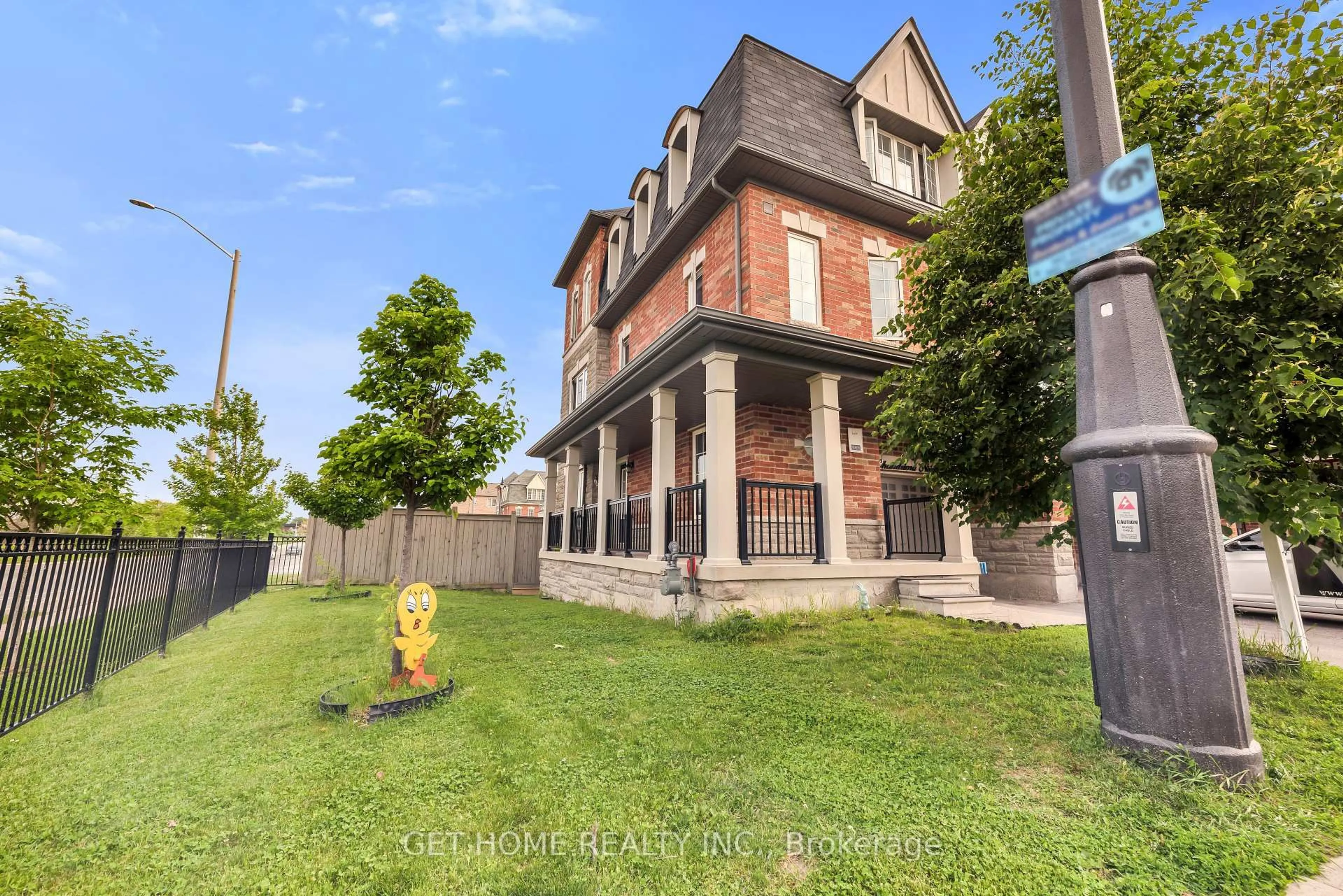 Home with brick exterior material, street for 21 Rabbit Run Way, Brampton Ontario L6Z 0J2