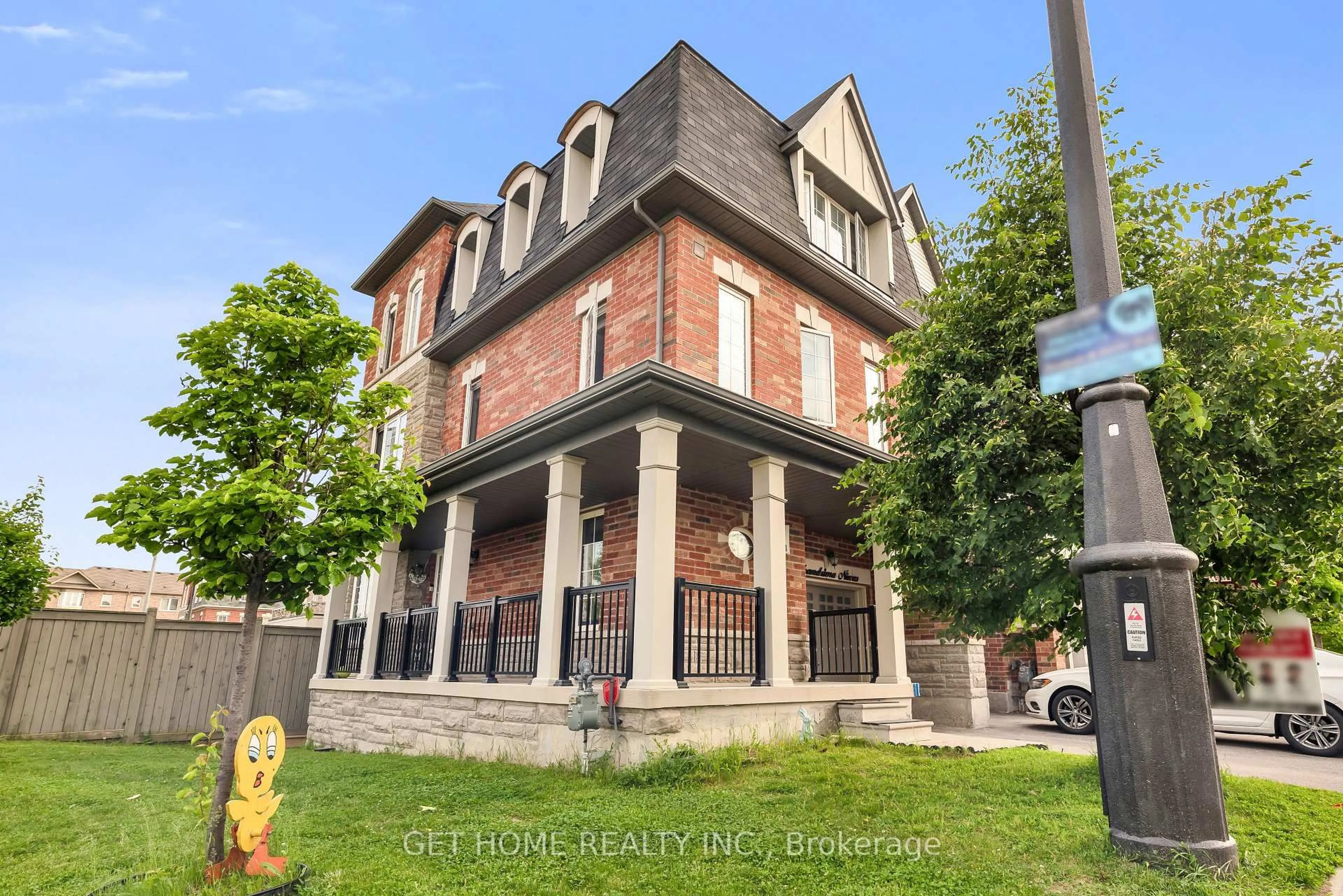 Home with brick exterior material, building for 21 Rabbit Run Way, Brampton Ontario L6Z 0J2