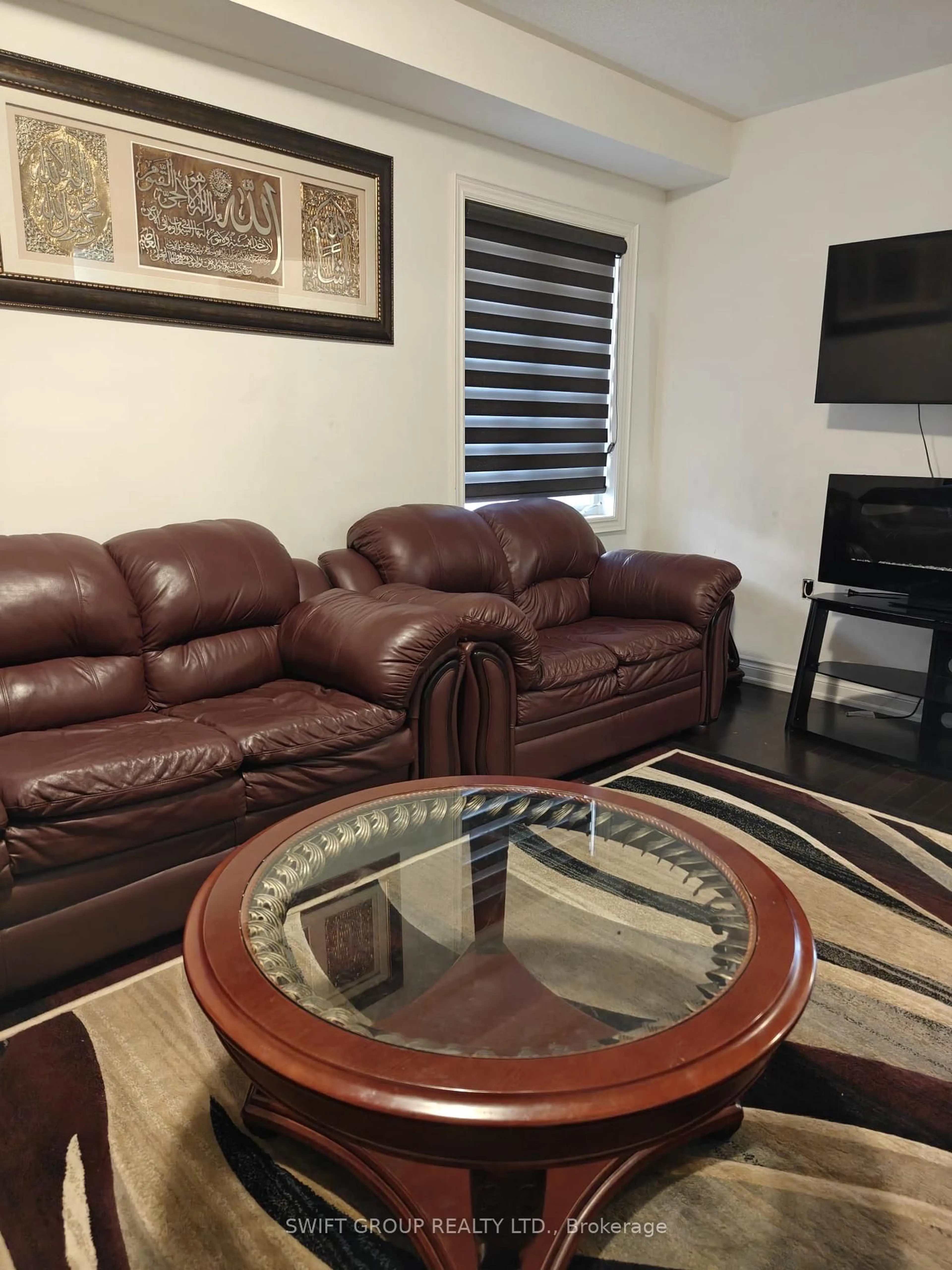 Living room with furniture, unknown for 89 Deer Ridge Tr, Caledon Ontario L7C 4H4