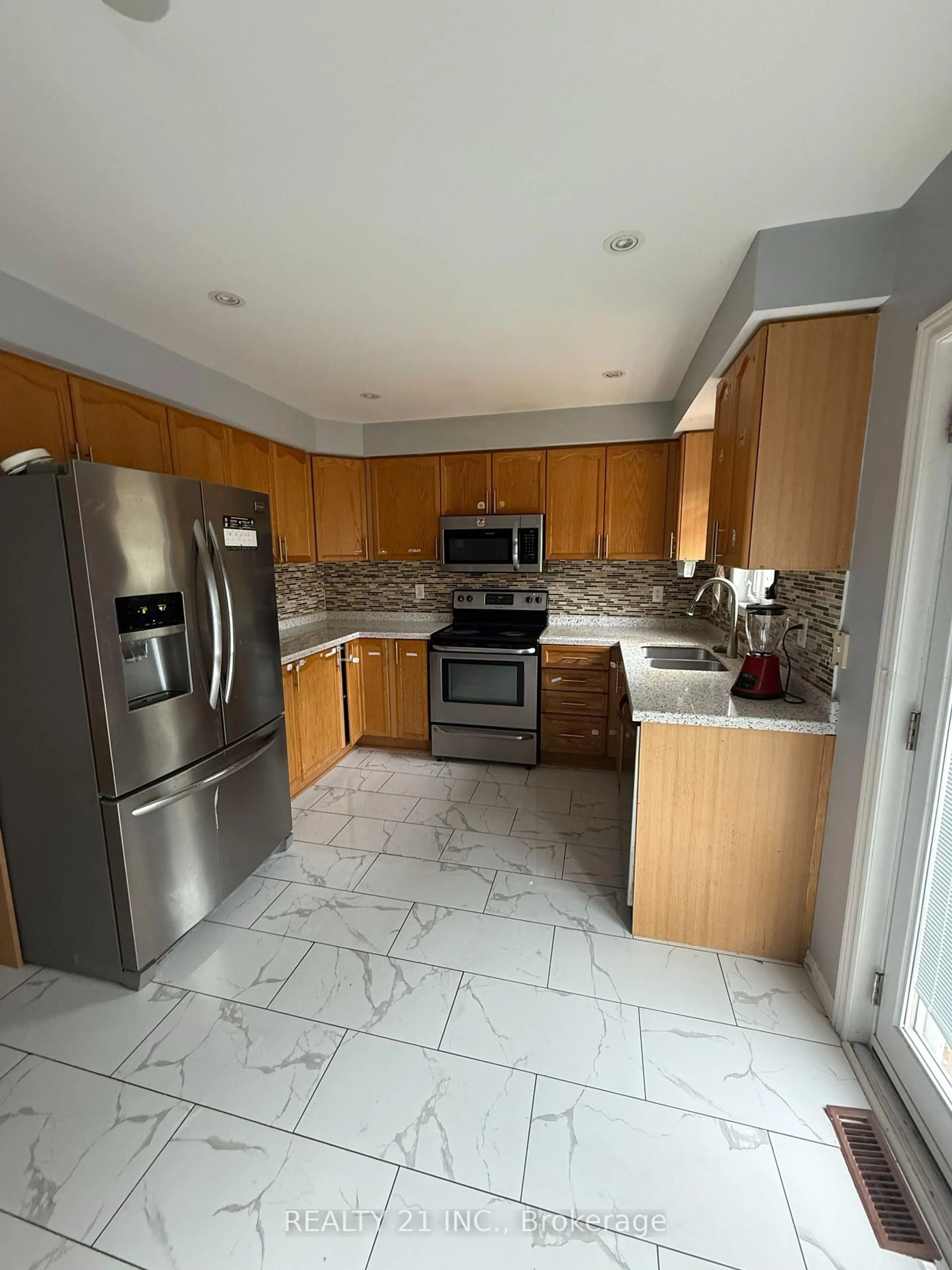 Unknown for 3 Sandyshores Dr, Brampton Ontario L6R 2G9