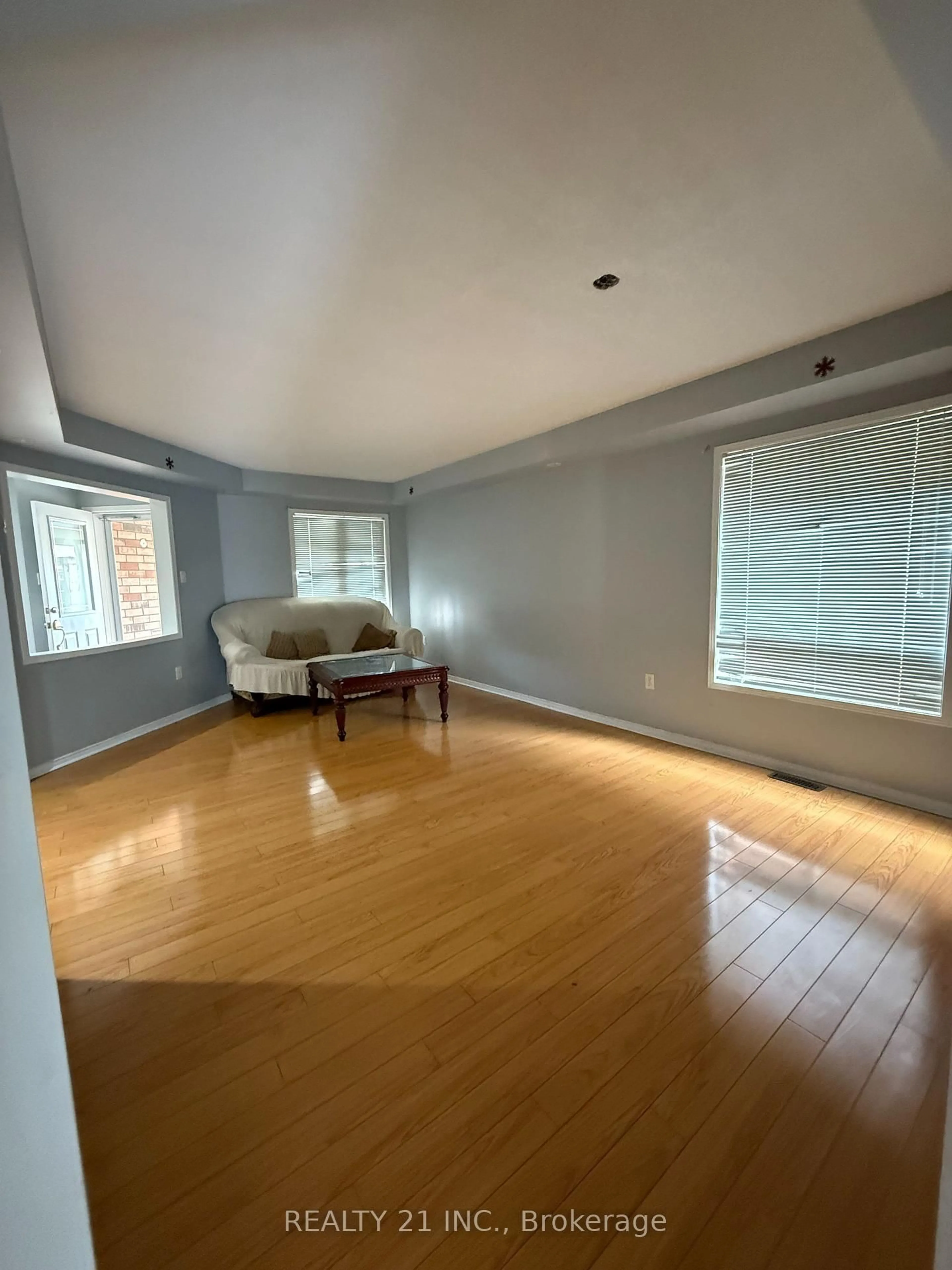 A pic of a room for 3 Sandyshores Dr, Brampton Ontario L6R 2G9