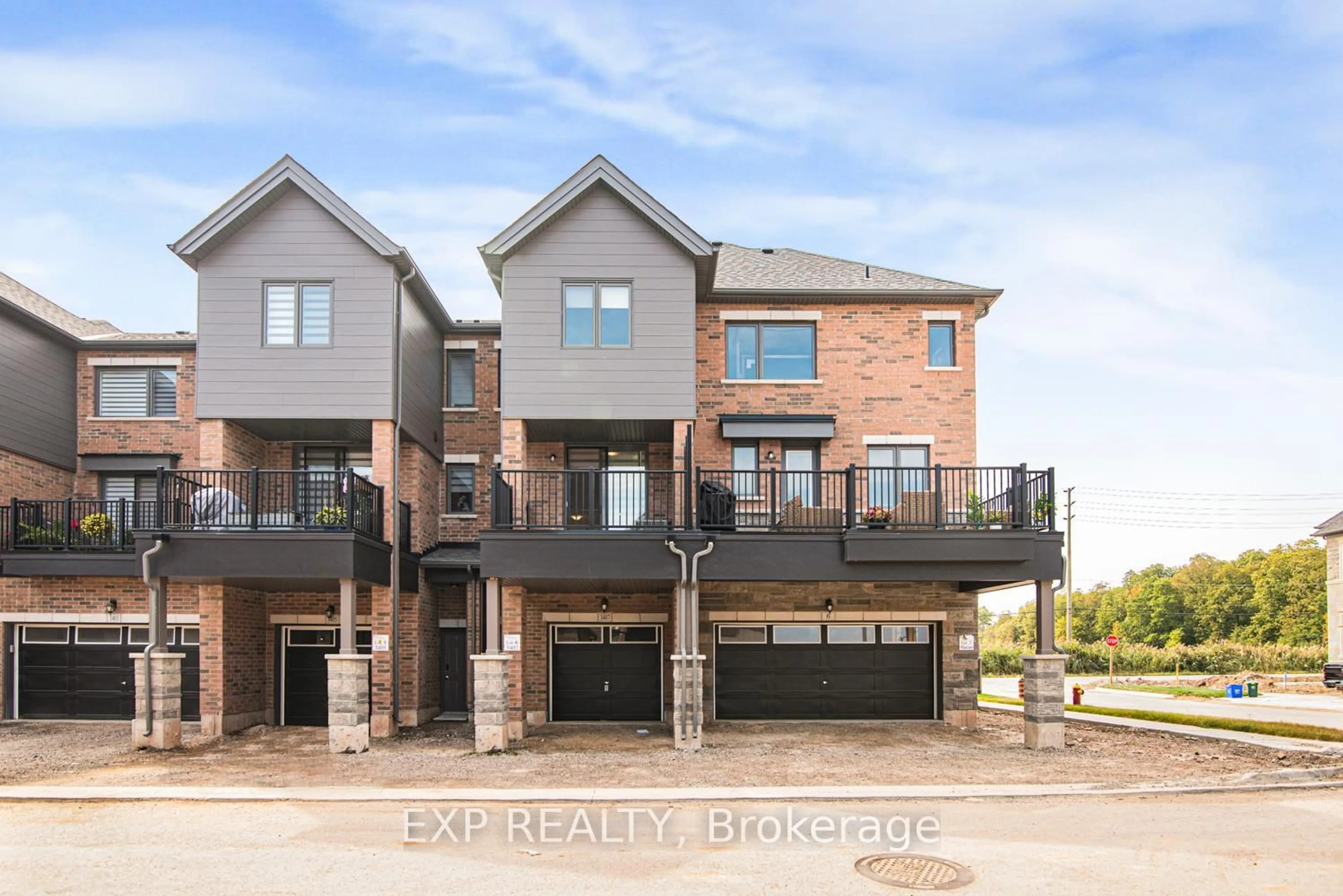 Home with brick exterior material, unknown for 3407 Sixth Line, Oakville Ontario L6H 7C5