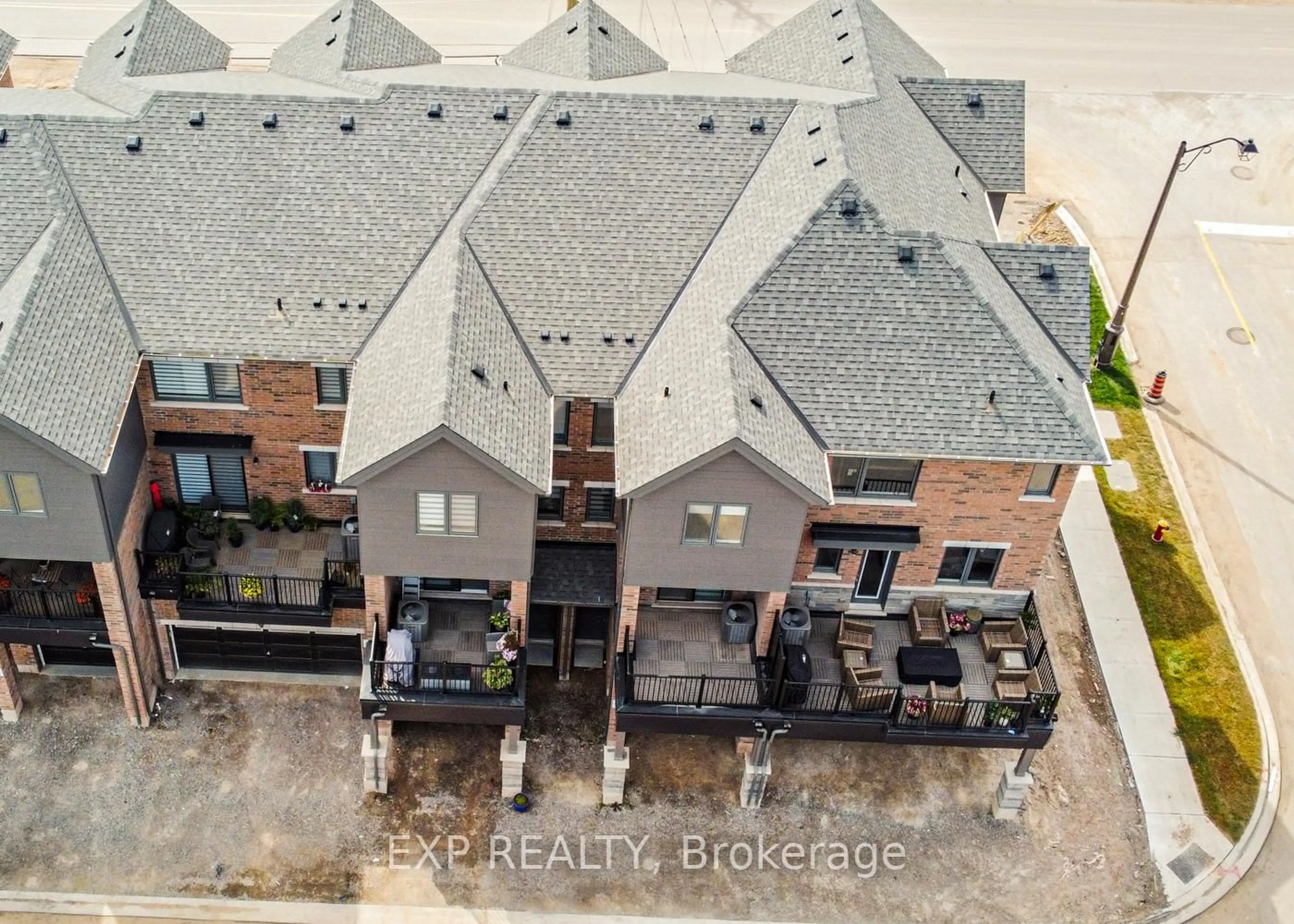 A pic from outside/outdoor area/front of a property/back of a property/a pic from drone, city buildings view from balcony for 3407 Sixth Line, Oakville Ontario L6H 7C5