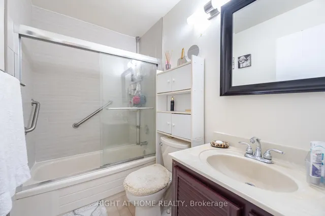 Additional image 11 of 1660 Bloor St Unit 205